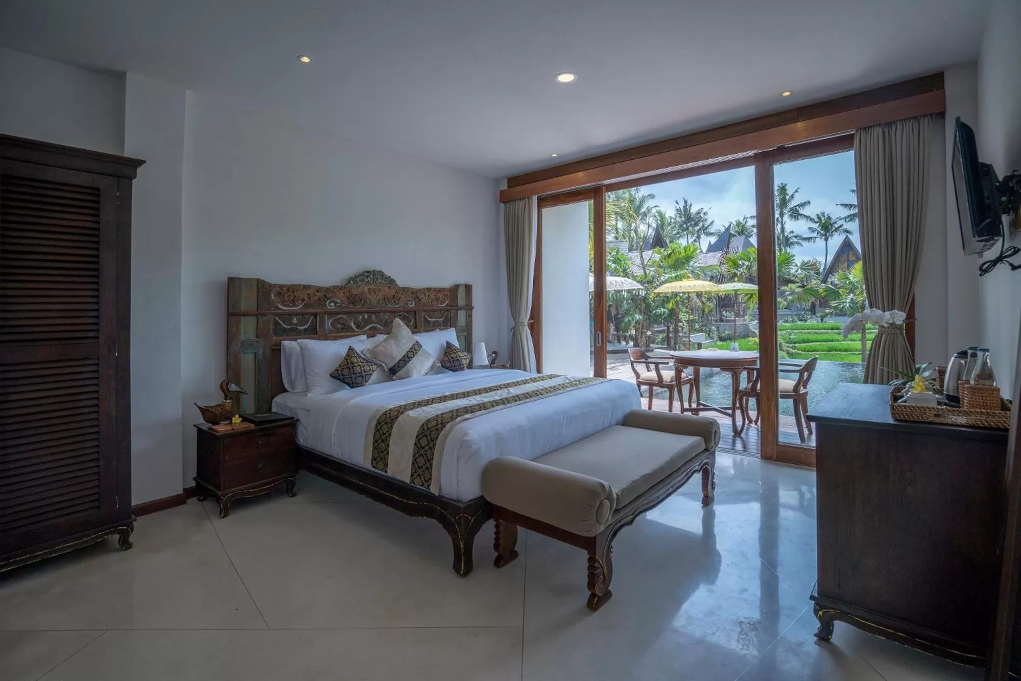 Property building, Bed in Menzel Ubud