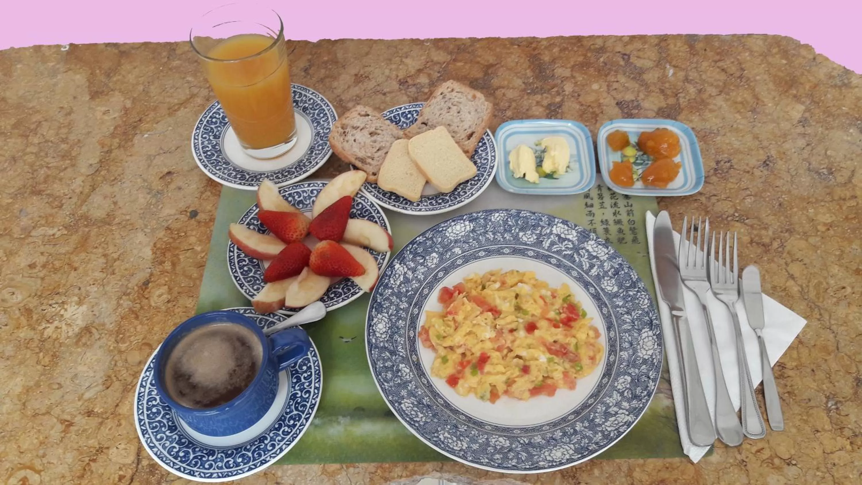 Breakfast in 6 Suites Hotel