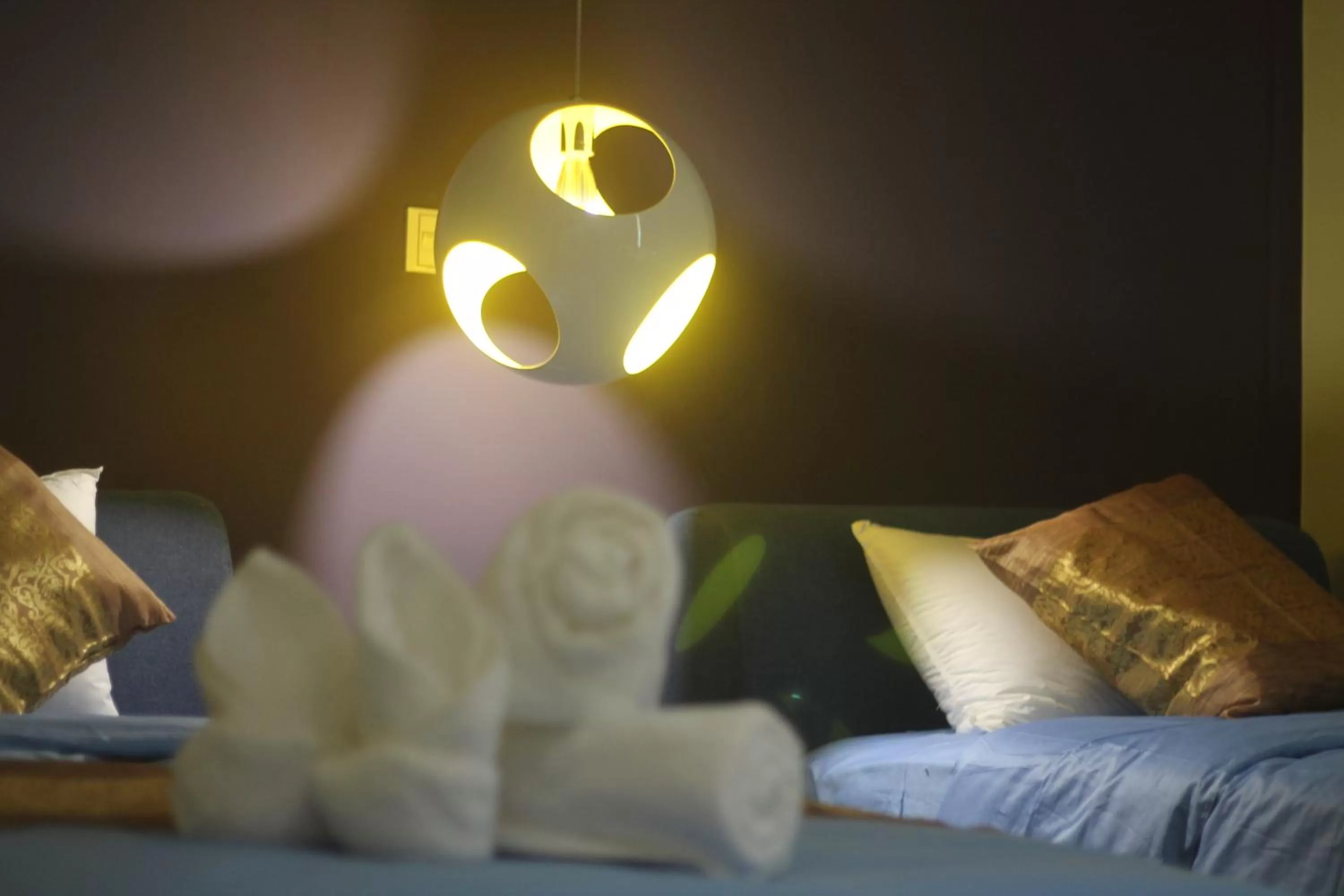 Bedroom, Bed in Benny's City Hotel