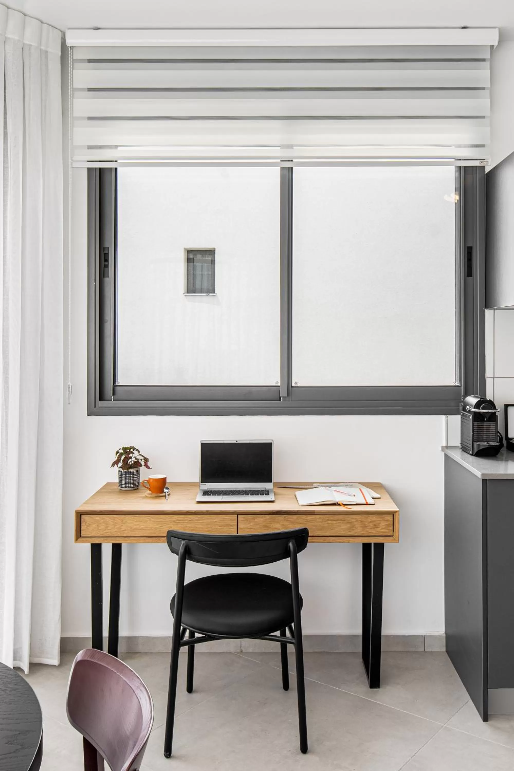 hair dresser in Mate GEORGE - By HOMY