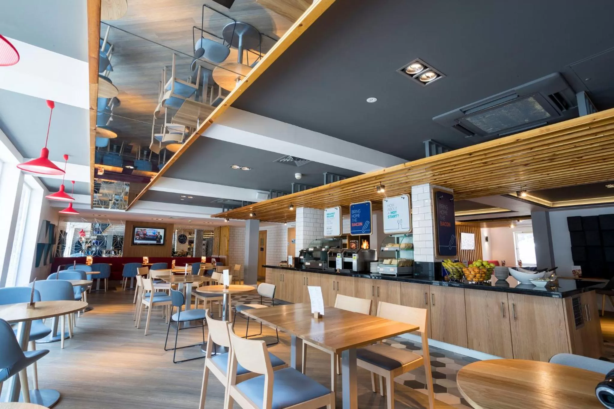 Breakfast in Holiday Inn Express Aberdeen City Centre by IHG