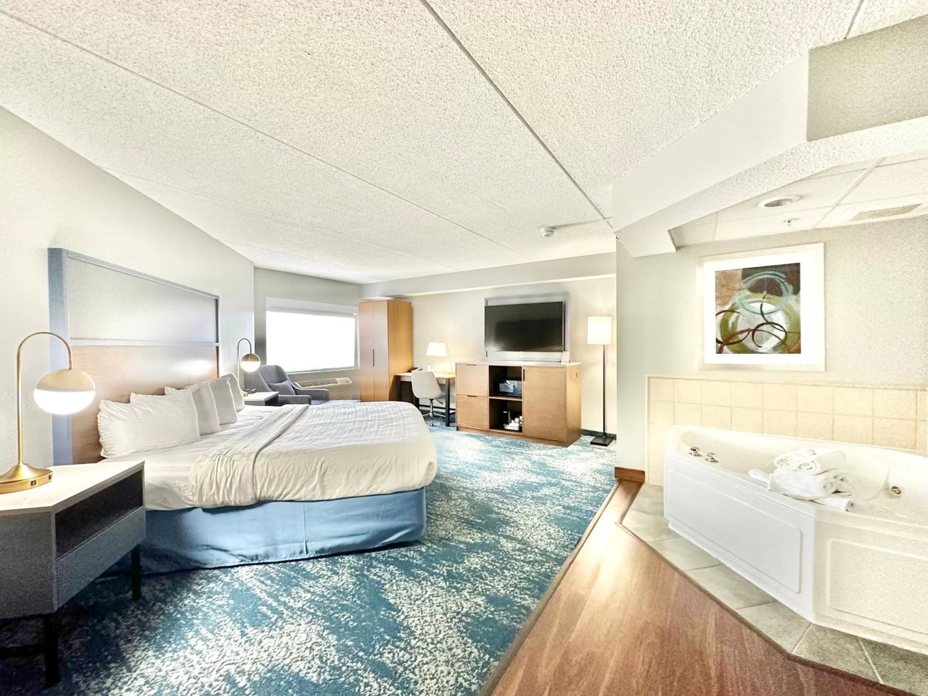 Suite - Mobility Access/Non-Smoking in AmericInn by Wyndham Shakopee Near Canterbury Park