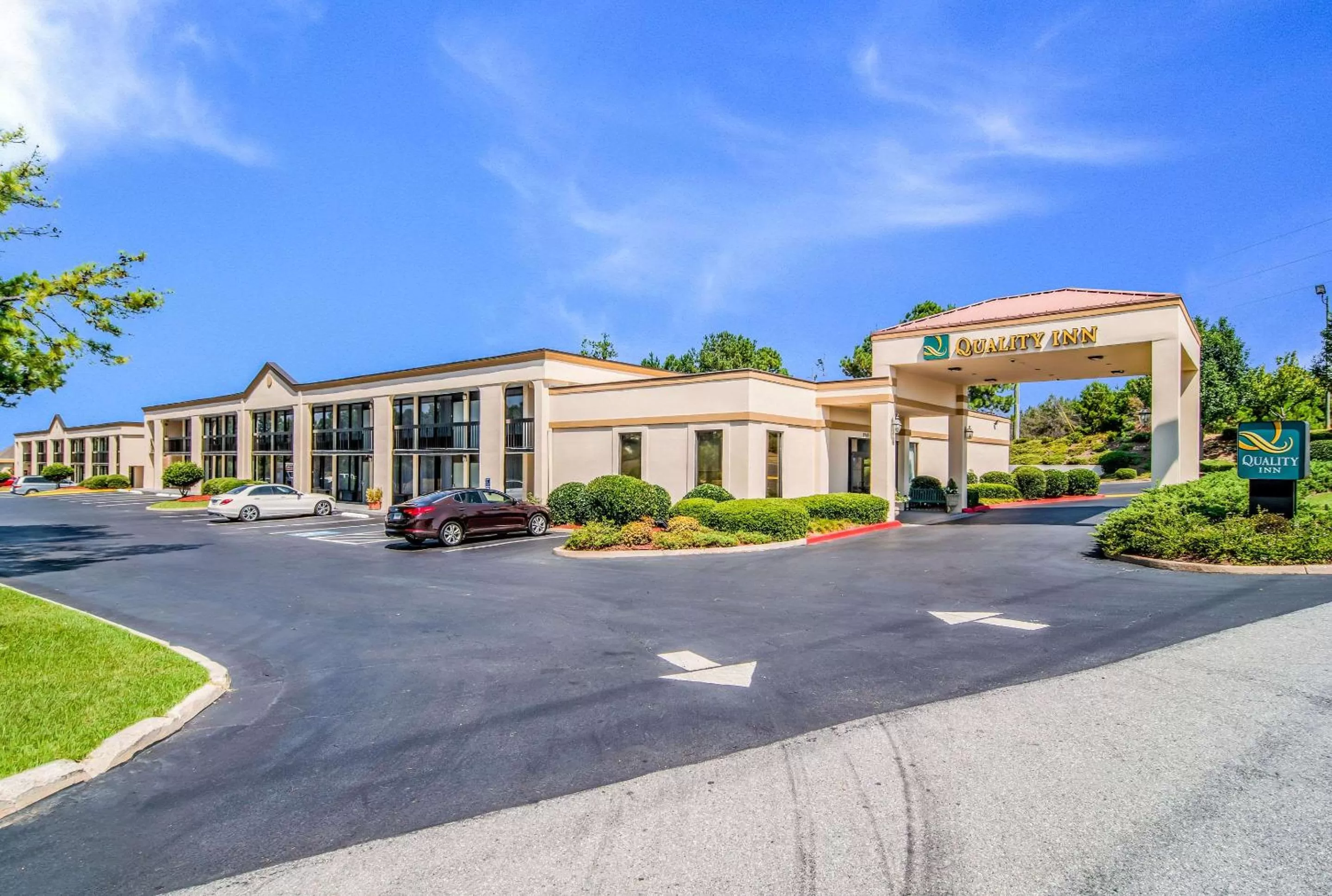 Property building in Quality Inn Suwanee I-85