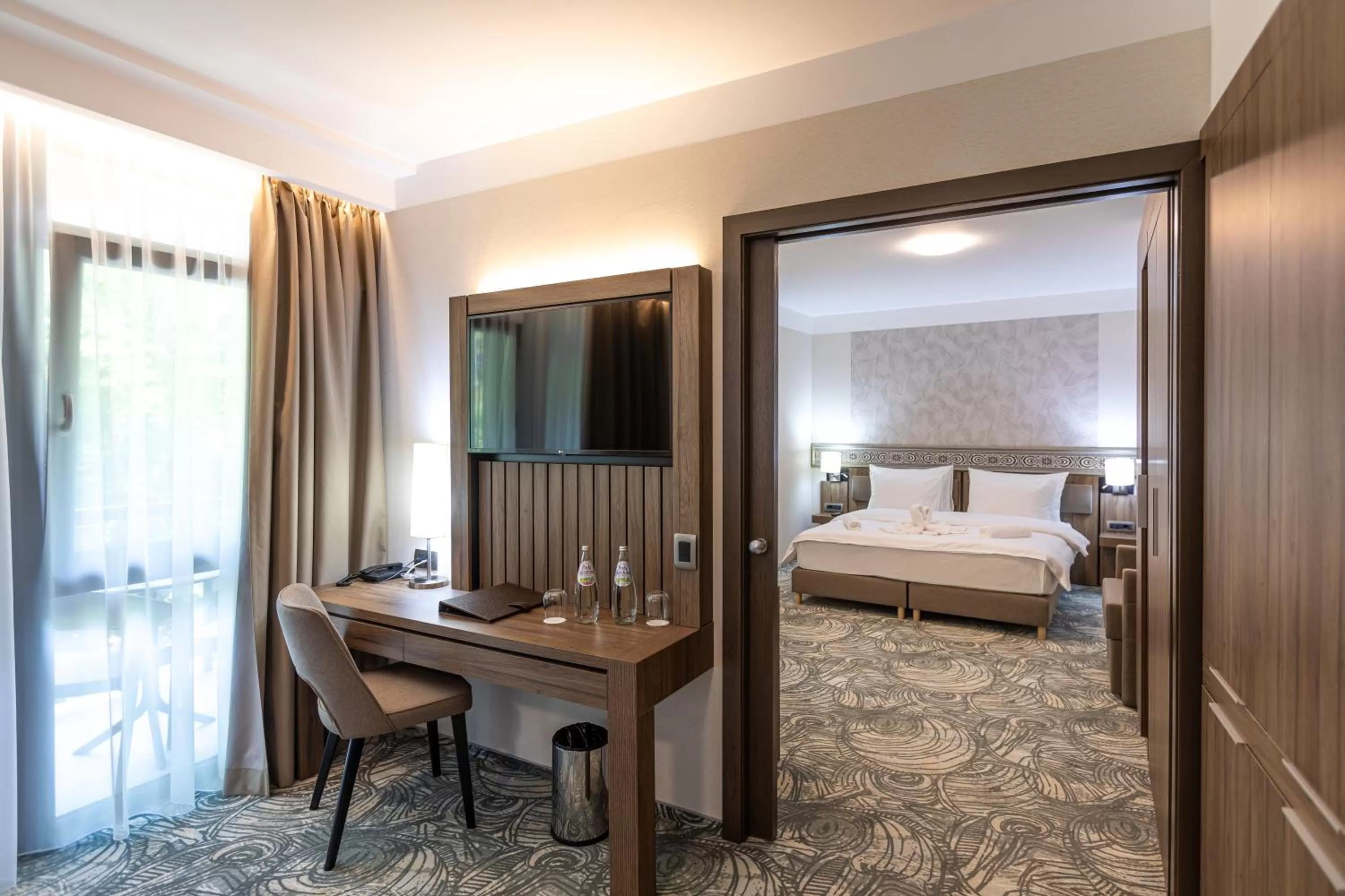 Living room, Bed in HOTEL CRYSTAL WELLNESS & SPA superior