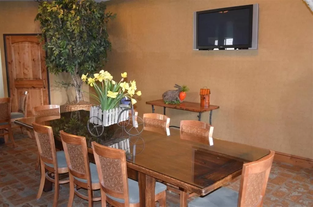 Decorative detail in Inn at Cross Keys Station