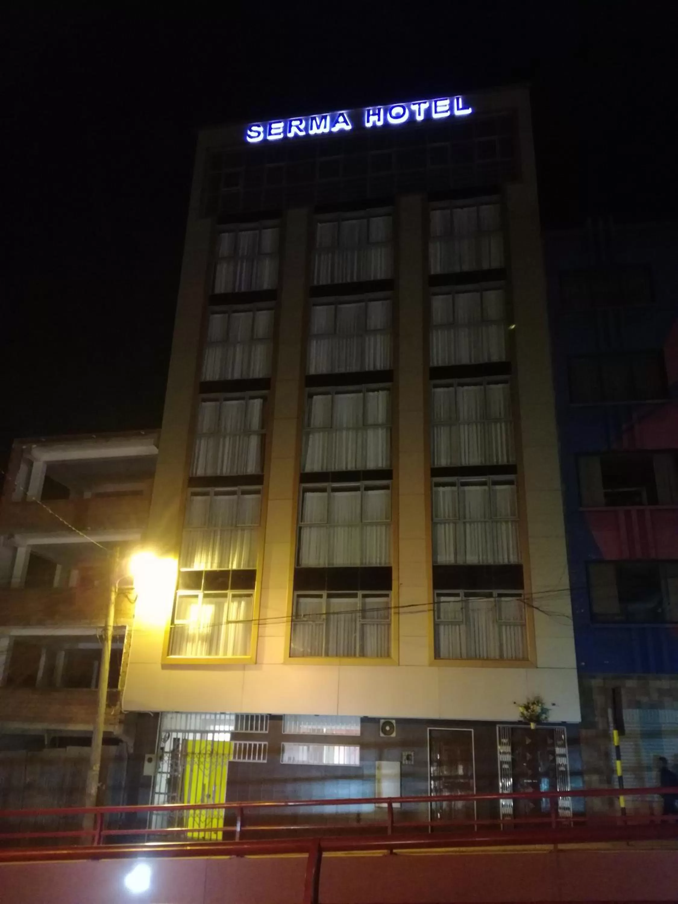 Property Building in Apart Serma Hotel