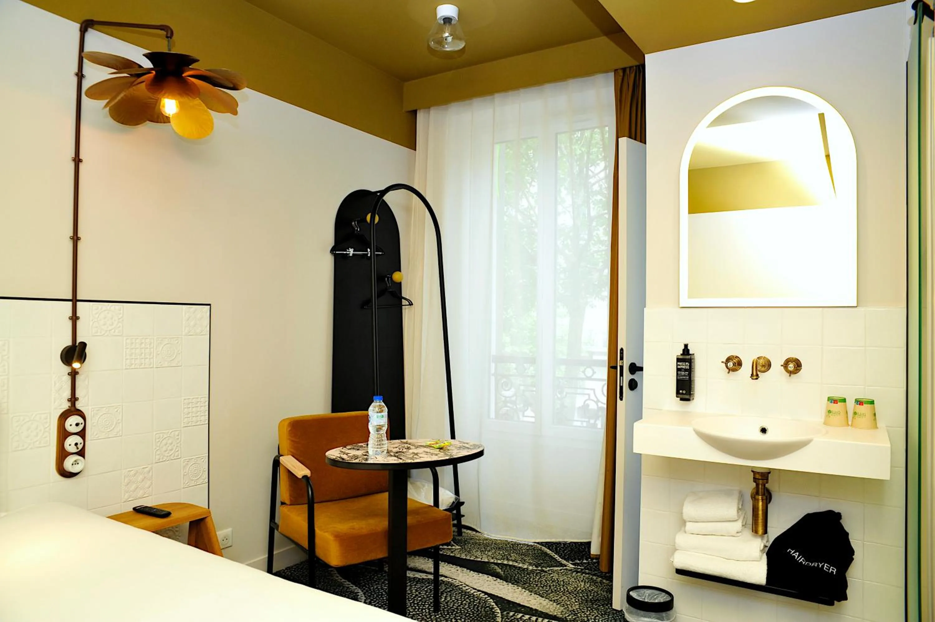 Bed in ibis Styles Paris Gare De Lyon TGV