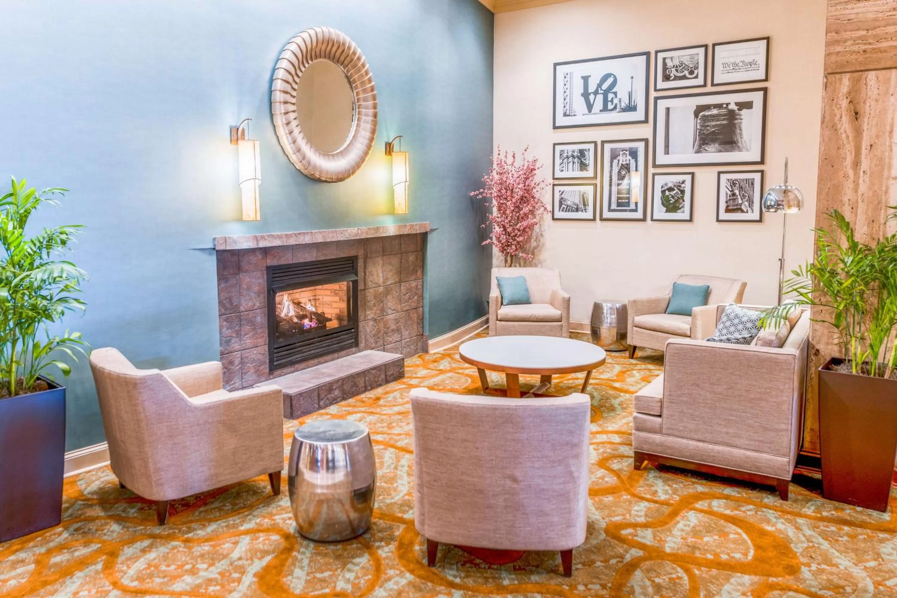 Lobby or reception in DoubleTree by Hilton Philadelphia Airport