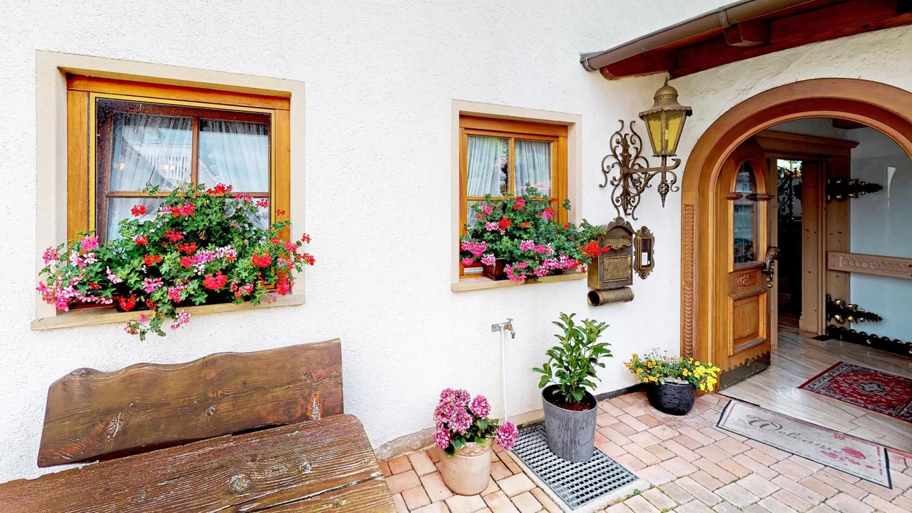 Facade/entrance in Hotel Haus Seehang