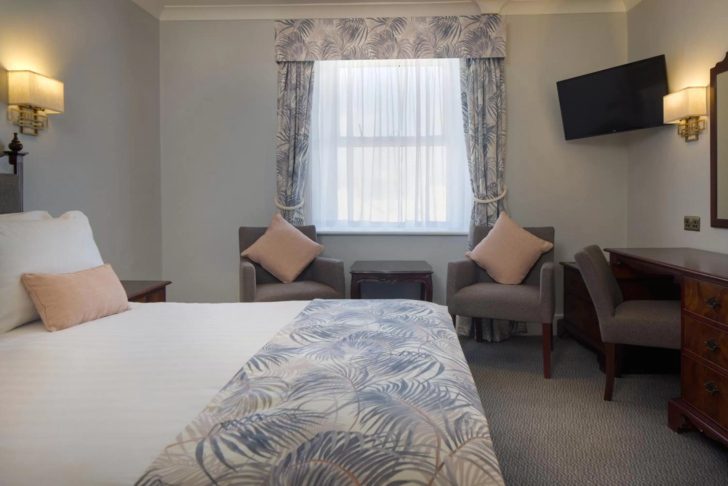 Bedroom, Bed in The Lansdowne, Eastbourne