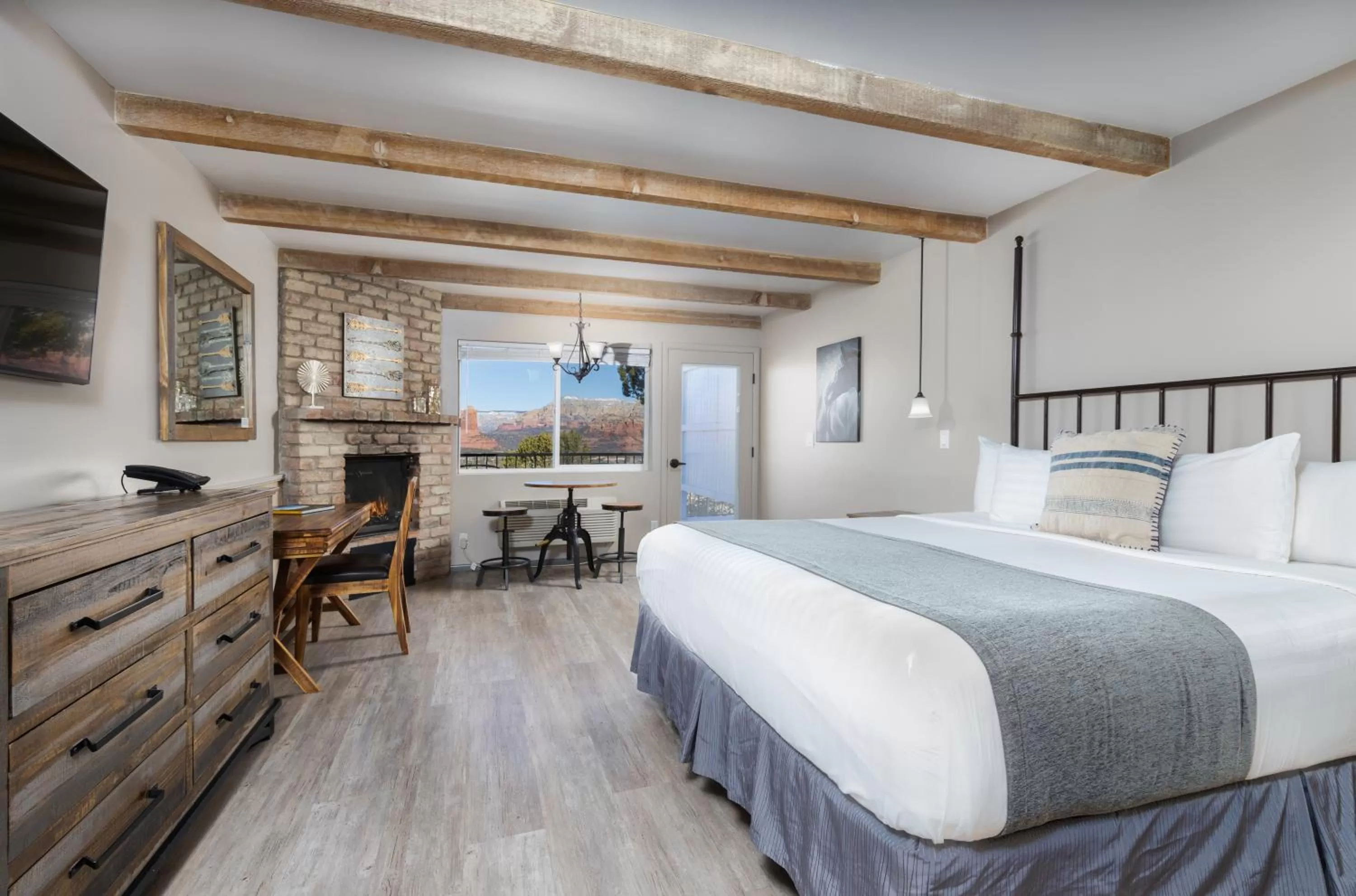 Bed in Sky Ranch Lodge