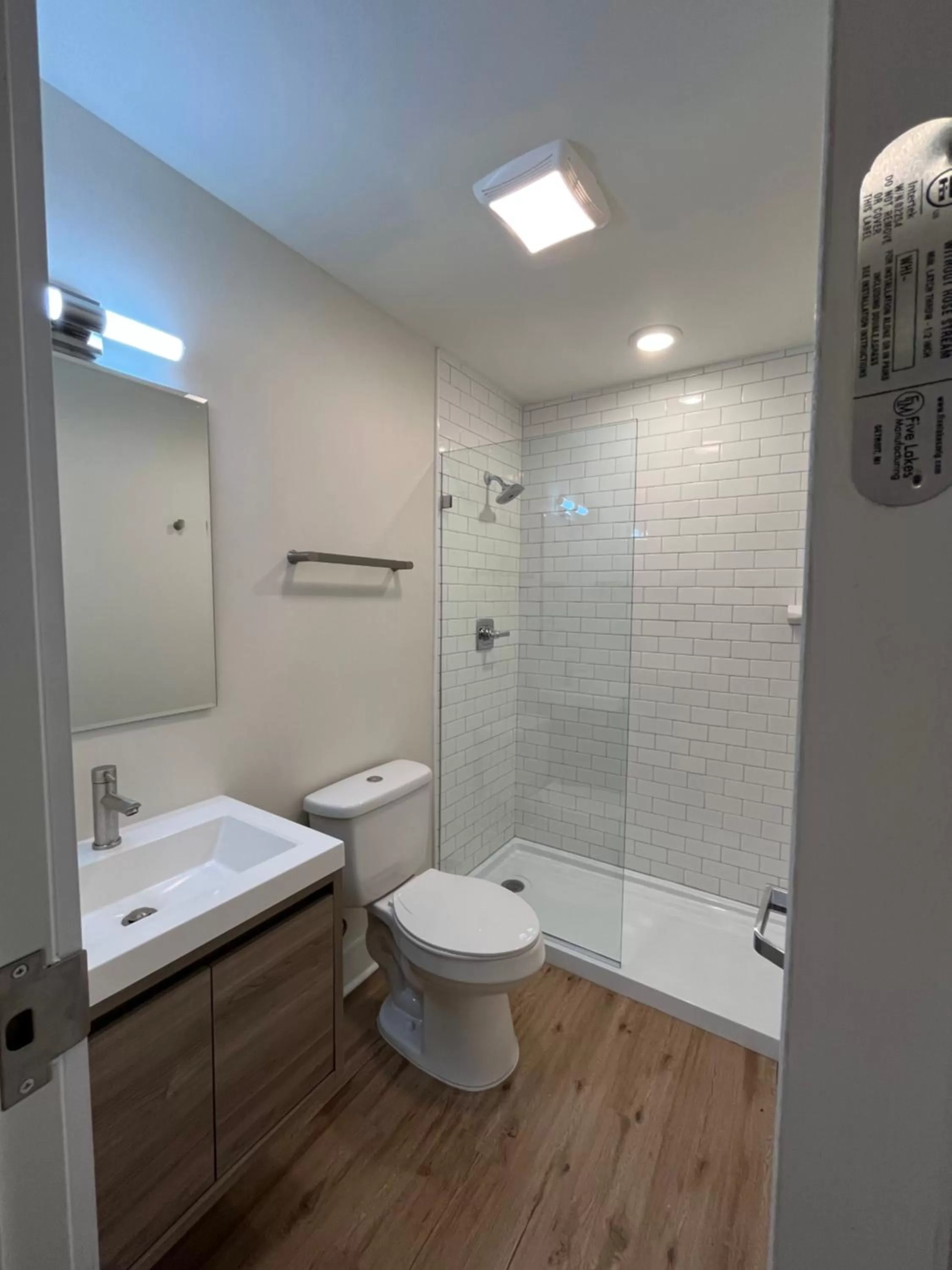 Bathroom in Lucky Inn New Orleans