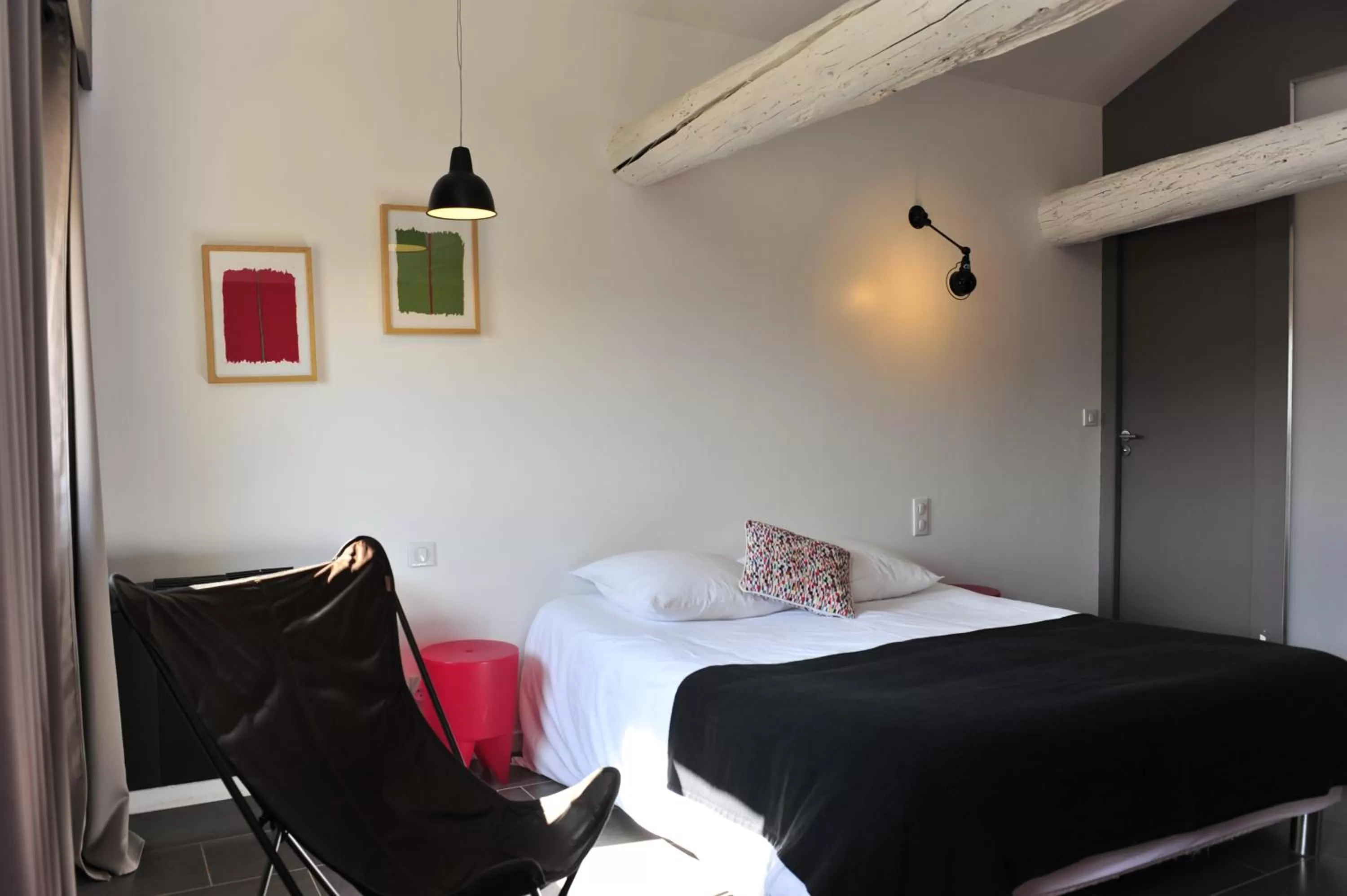 Bedroom, Bed in Le Jour et la Nuit, Maison d'hôtes