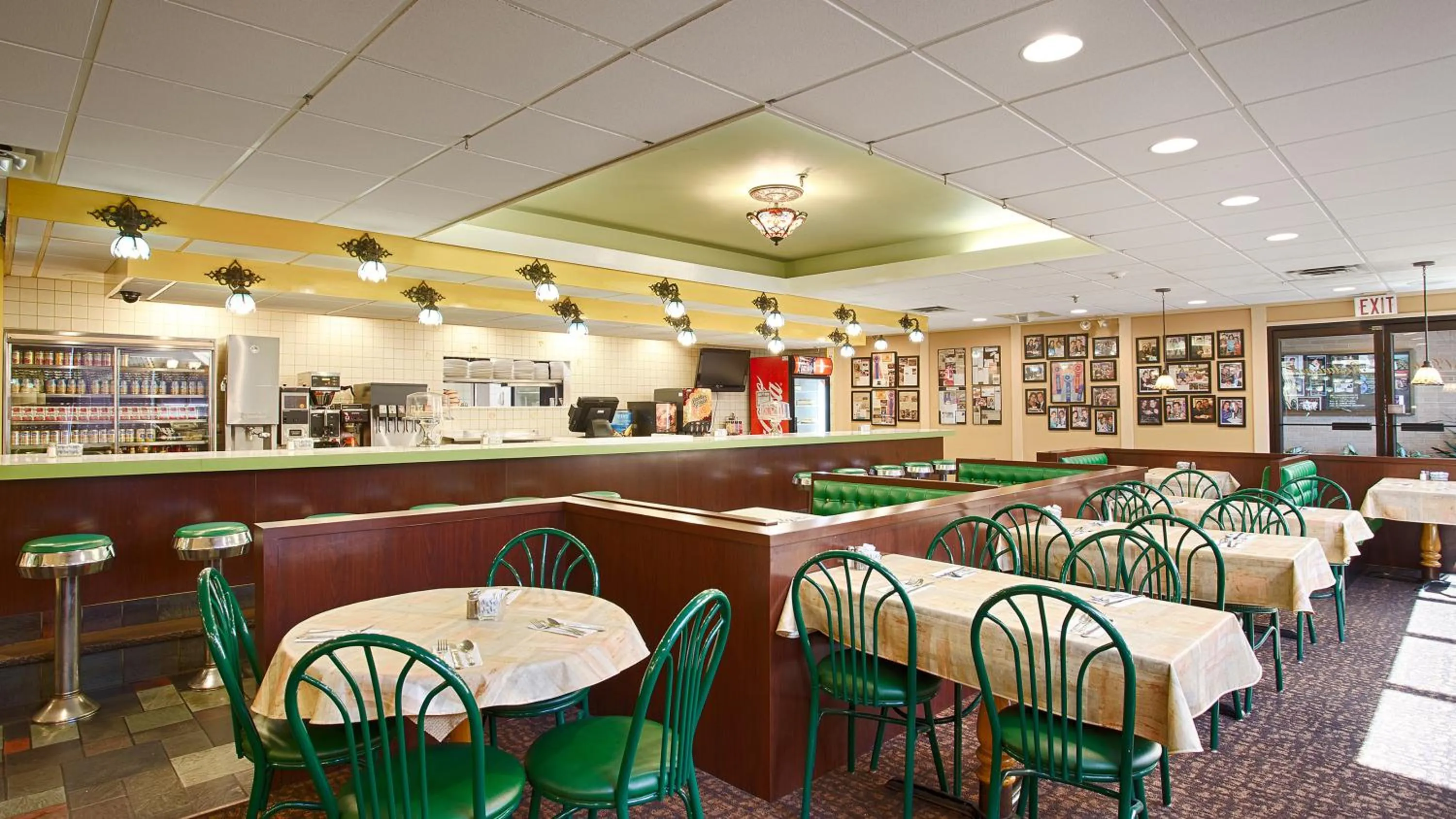 Restaurant/places to eat in West Gate Inn Nyack