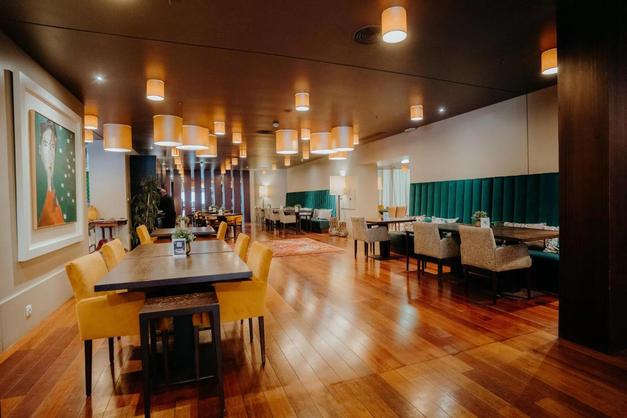 Restaurant/places to eat in Holiday Inn Porto Gaia by IHG