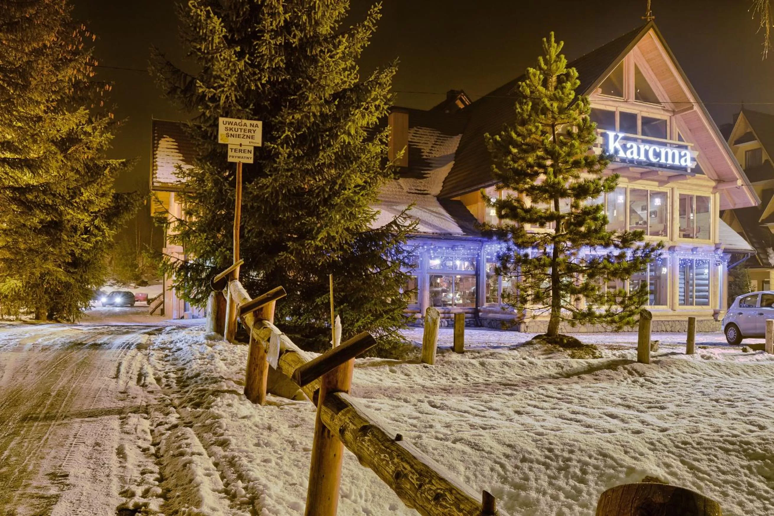 Facade/entrance, Winter in Zajazd Białczański Dom Wypoczynkowy Restauracja