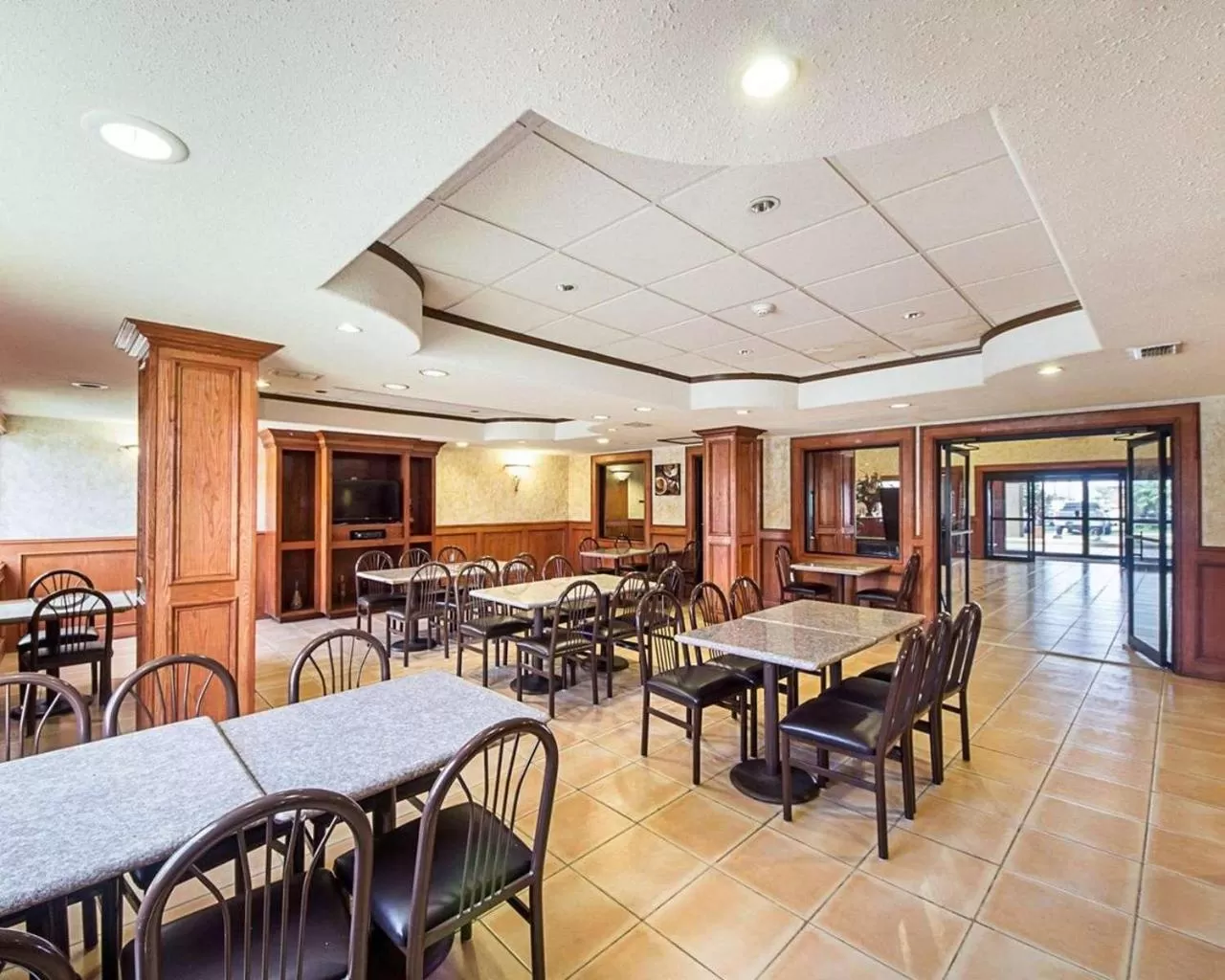 Restaurant/places to eat in Shary Inn and Suites