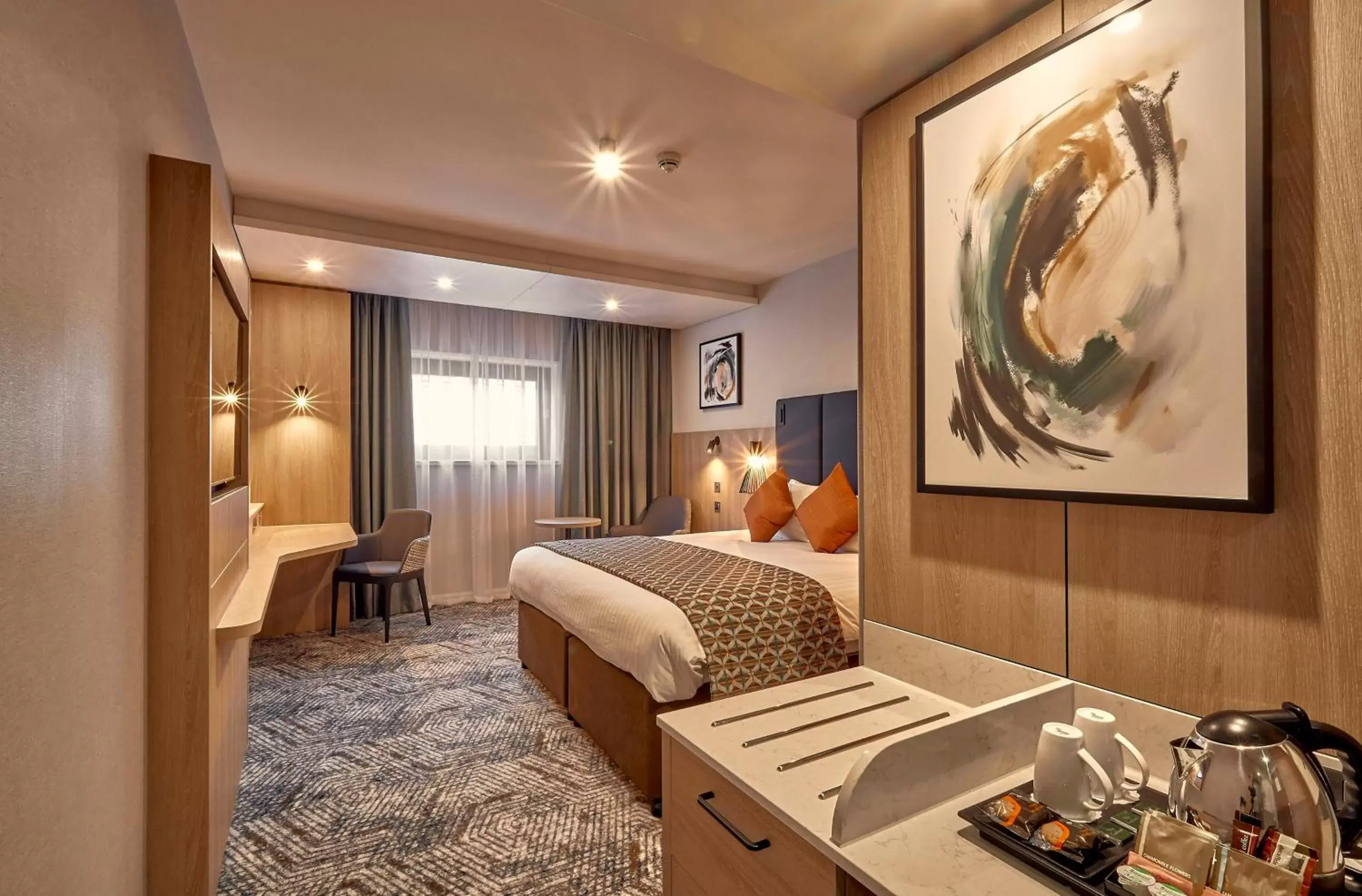 Standard King Room - Disability Access in Crowne Plaza Reading Standard King Room - Disability Access in Crowne Plaza Reading