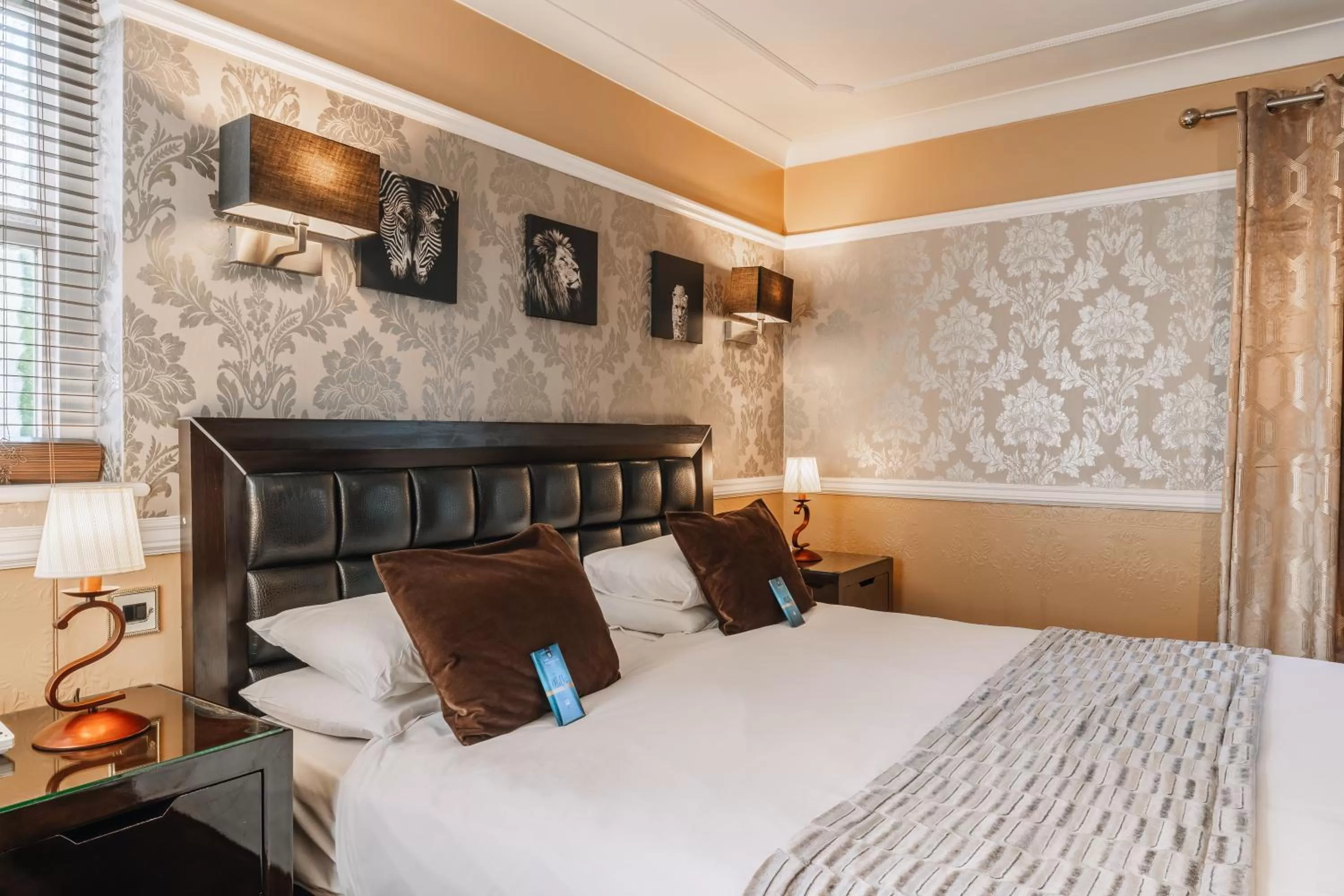 Bed in Muthu Belstead Brook Hotel