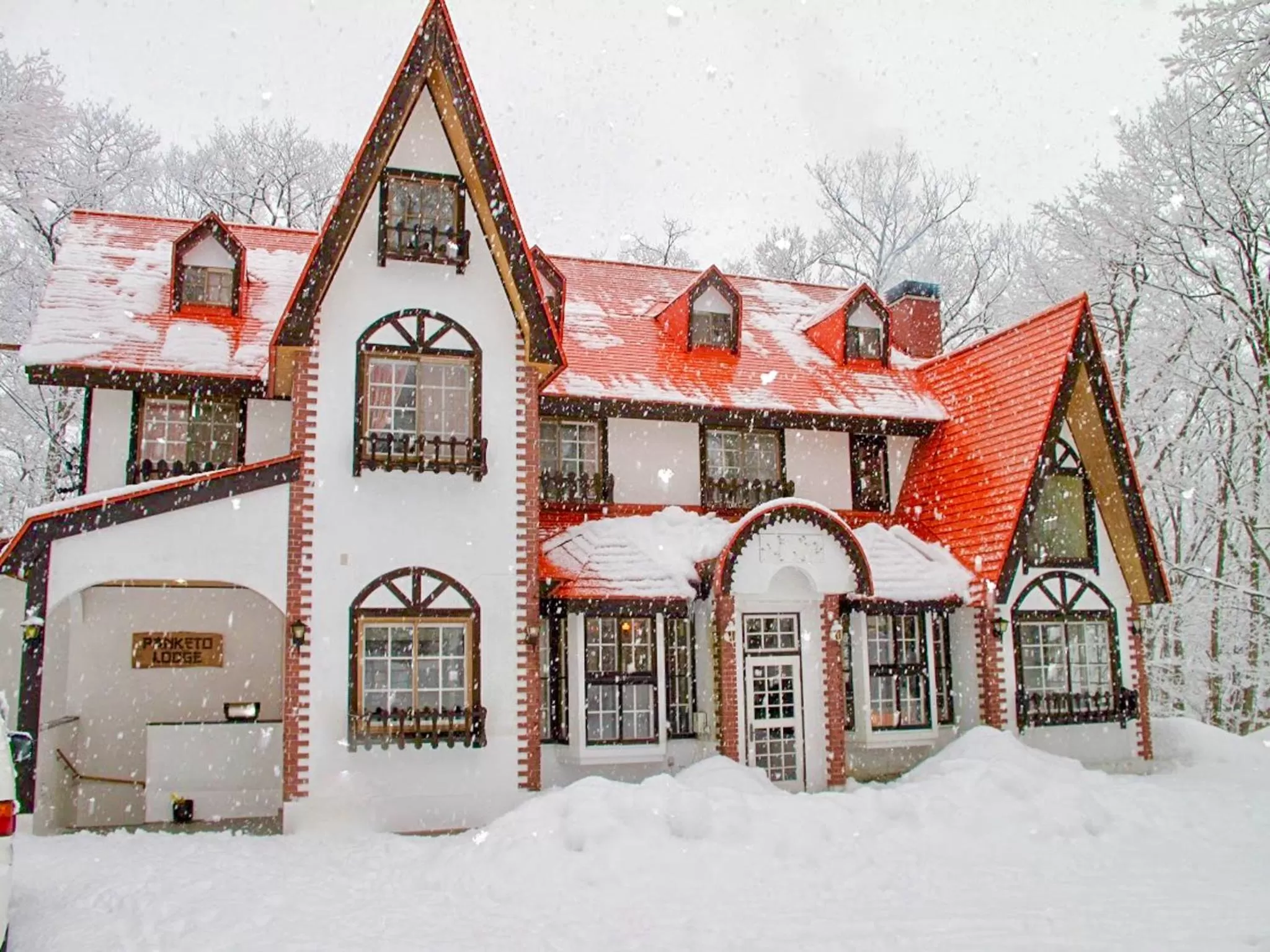 Facade/entrance in Panketo Lodge & Yoga Studio