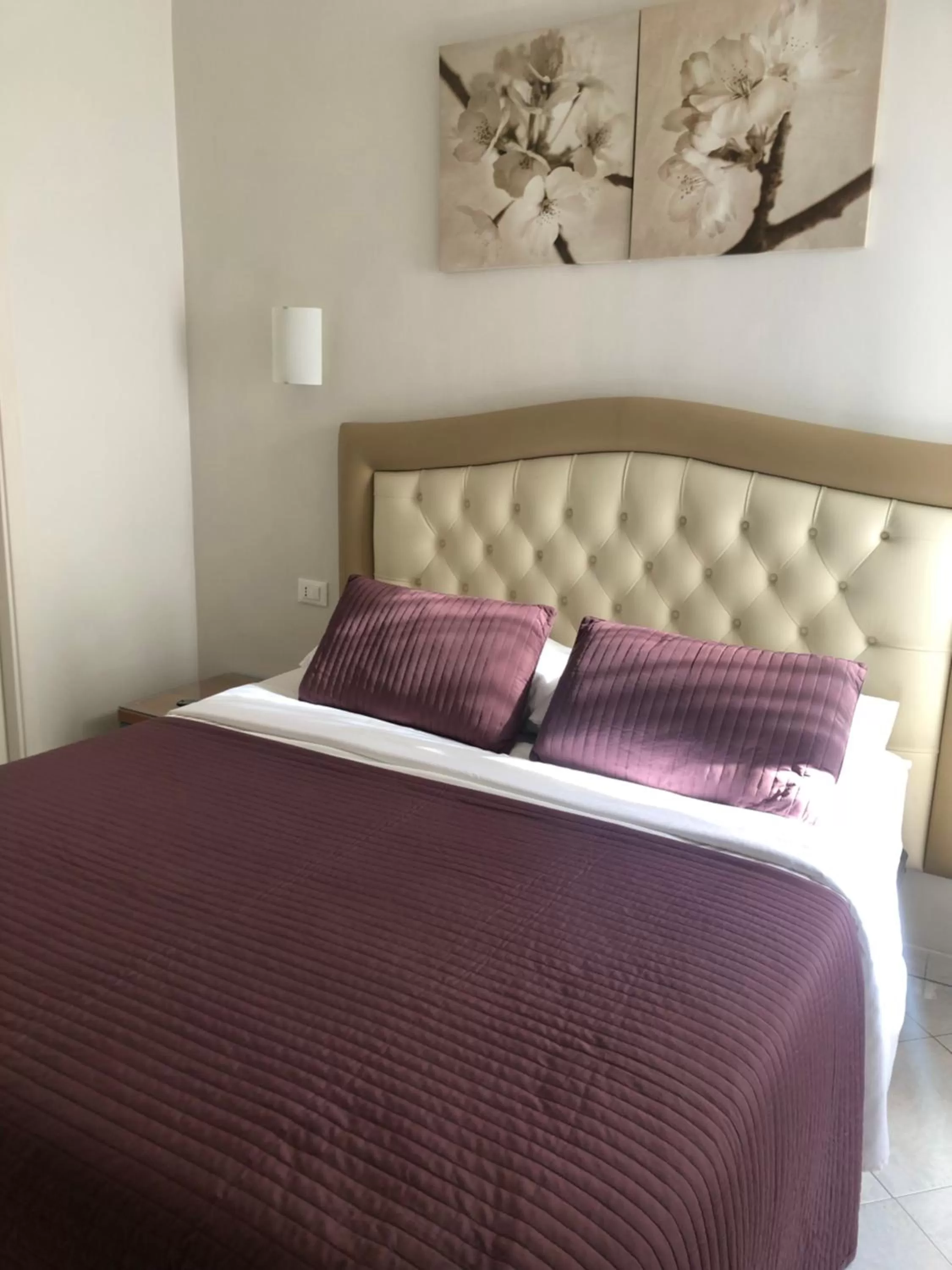 Photo of the whole room, Bed in B&B Andy&LU