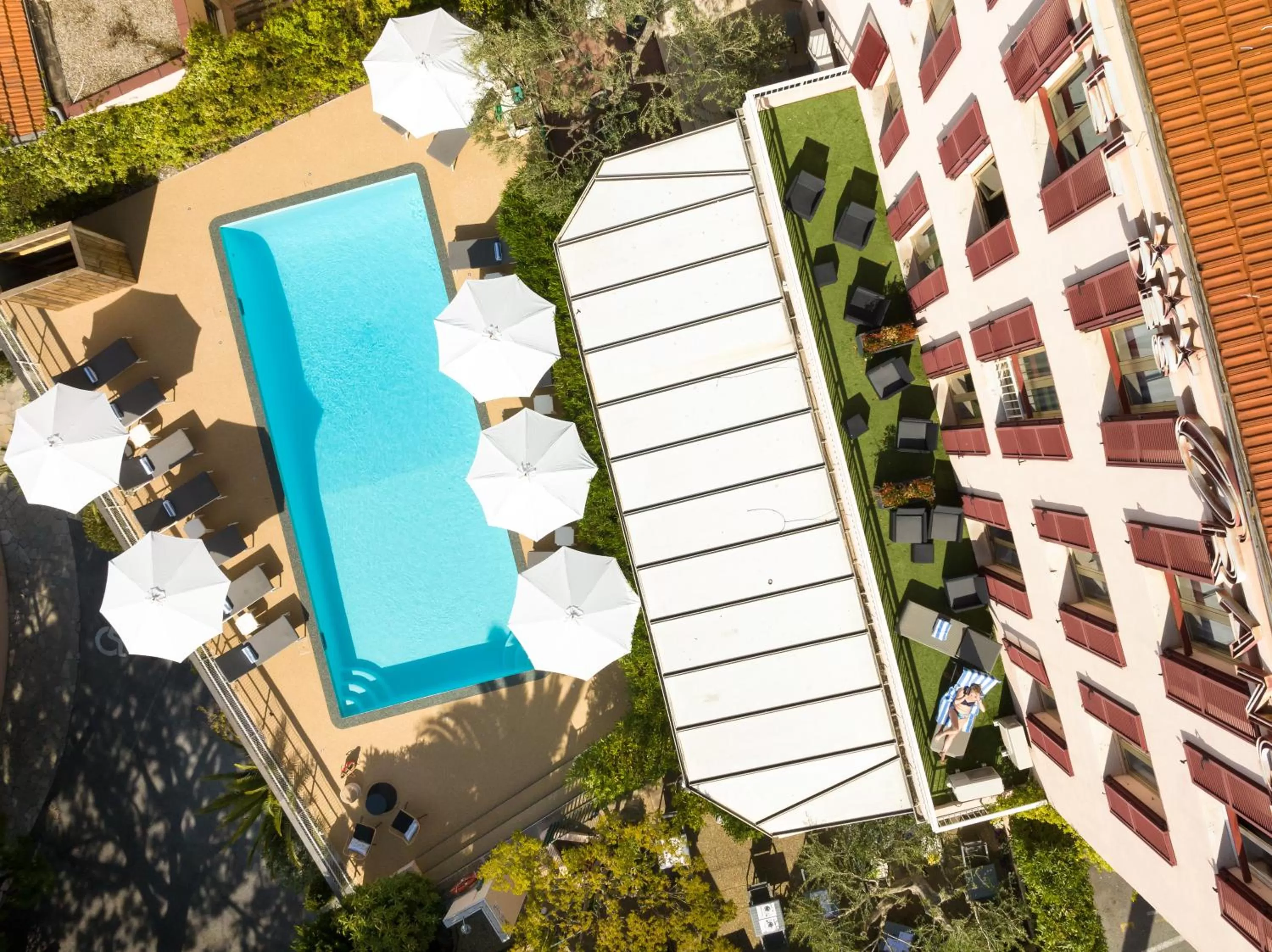 Property building in Best Western Hôtel des Orangers Cannes