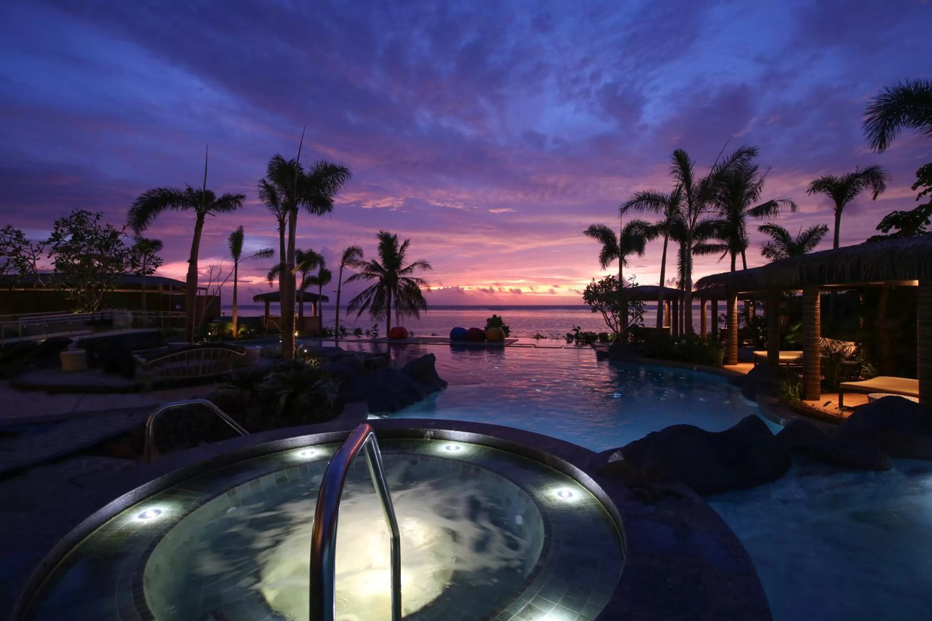 Swimming pool in Dusit Thani Guam Resort