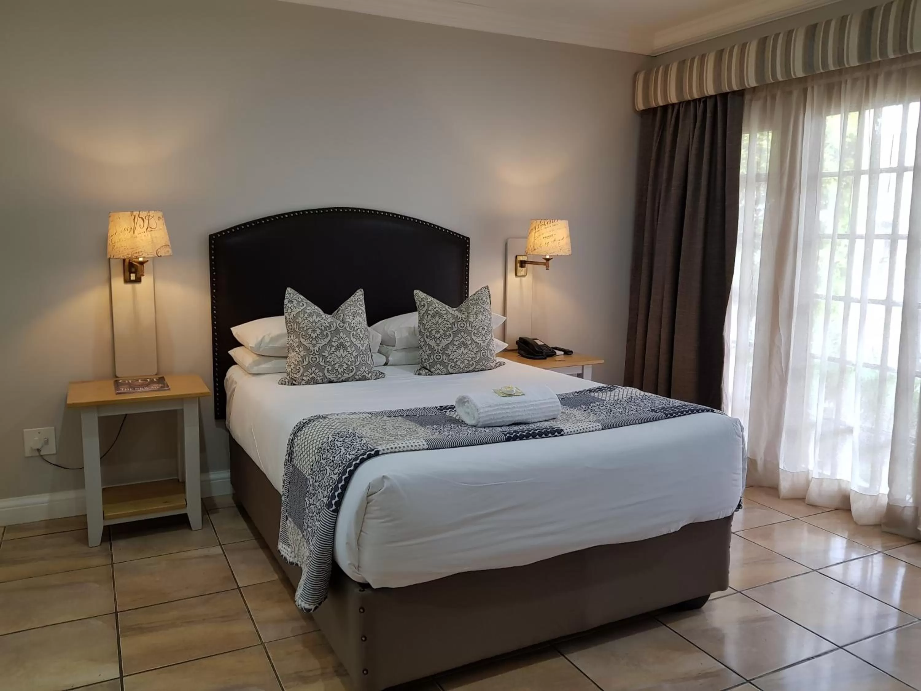 Bedroom, Bed in Shonalanga Lodge