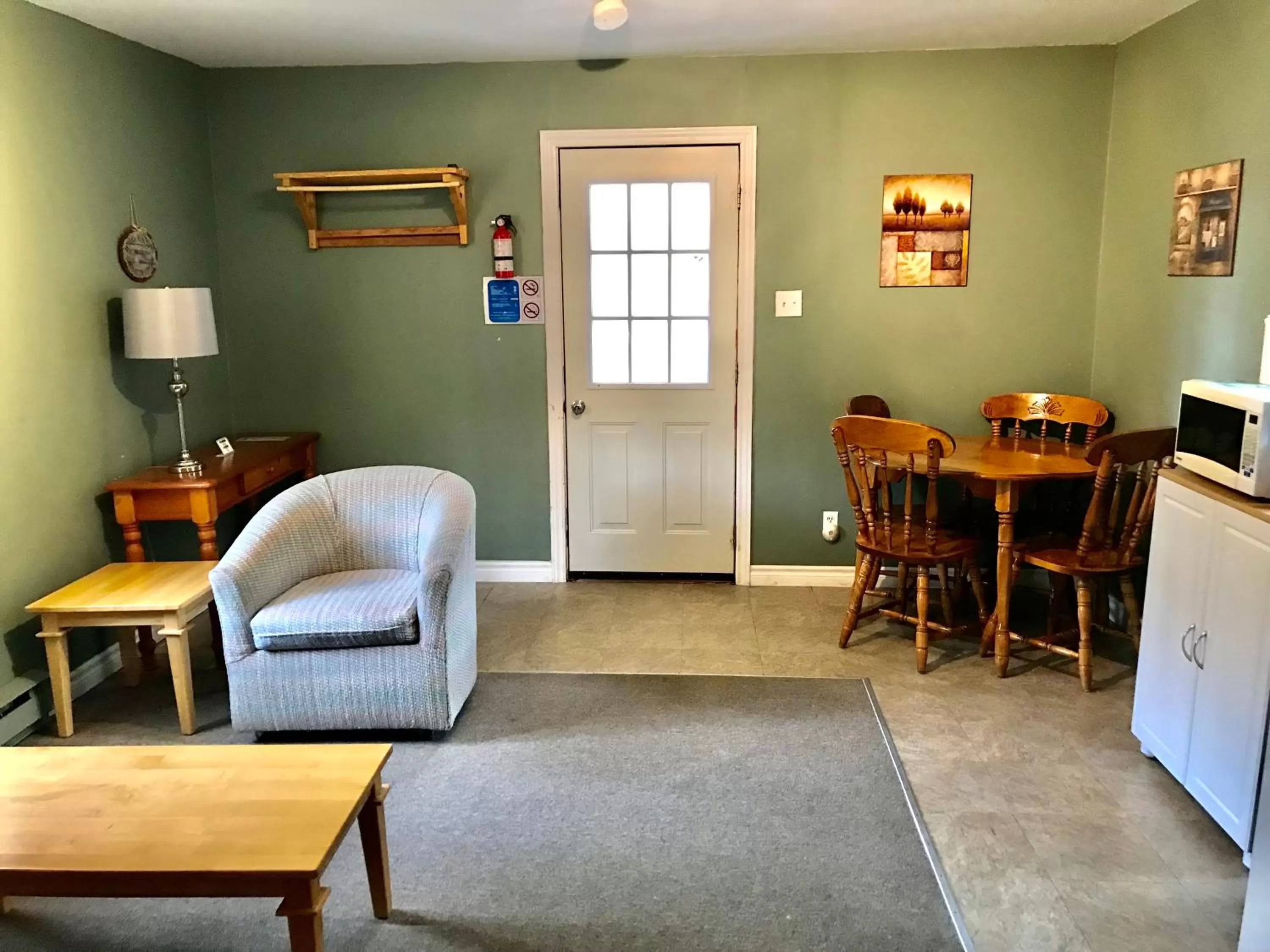 Dining area in Hush Lodge and Cottages