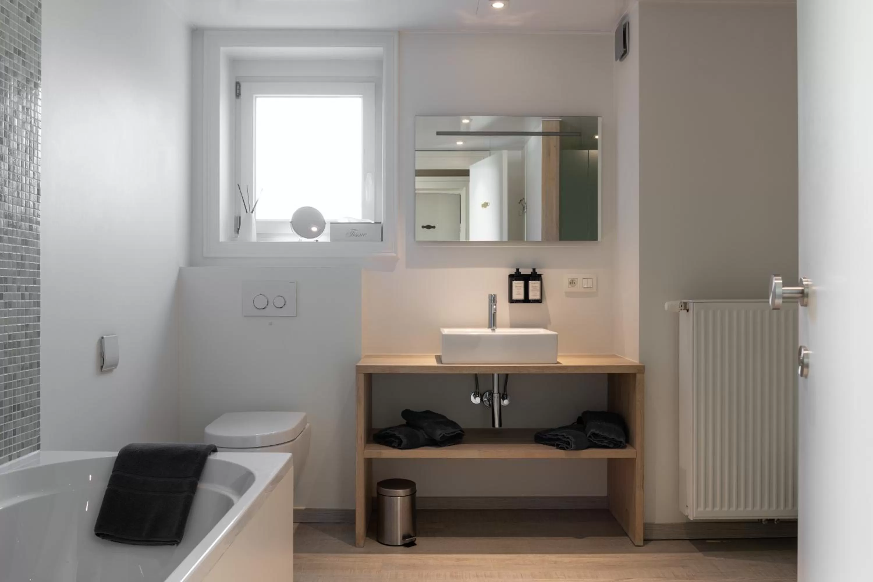 Toilet, Bathroom in B&B Herenhuis