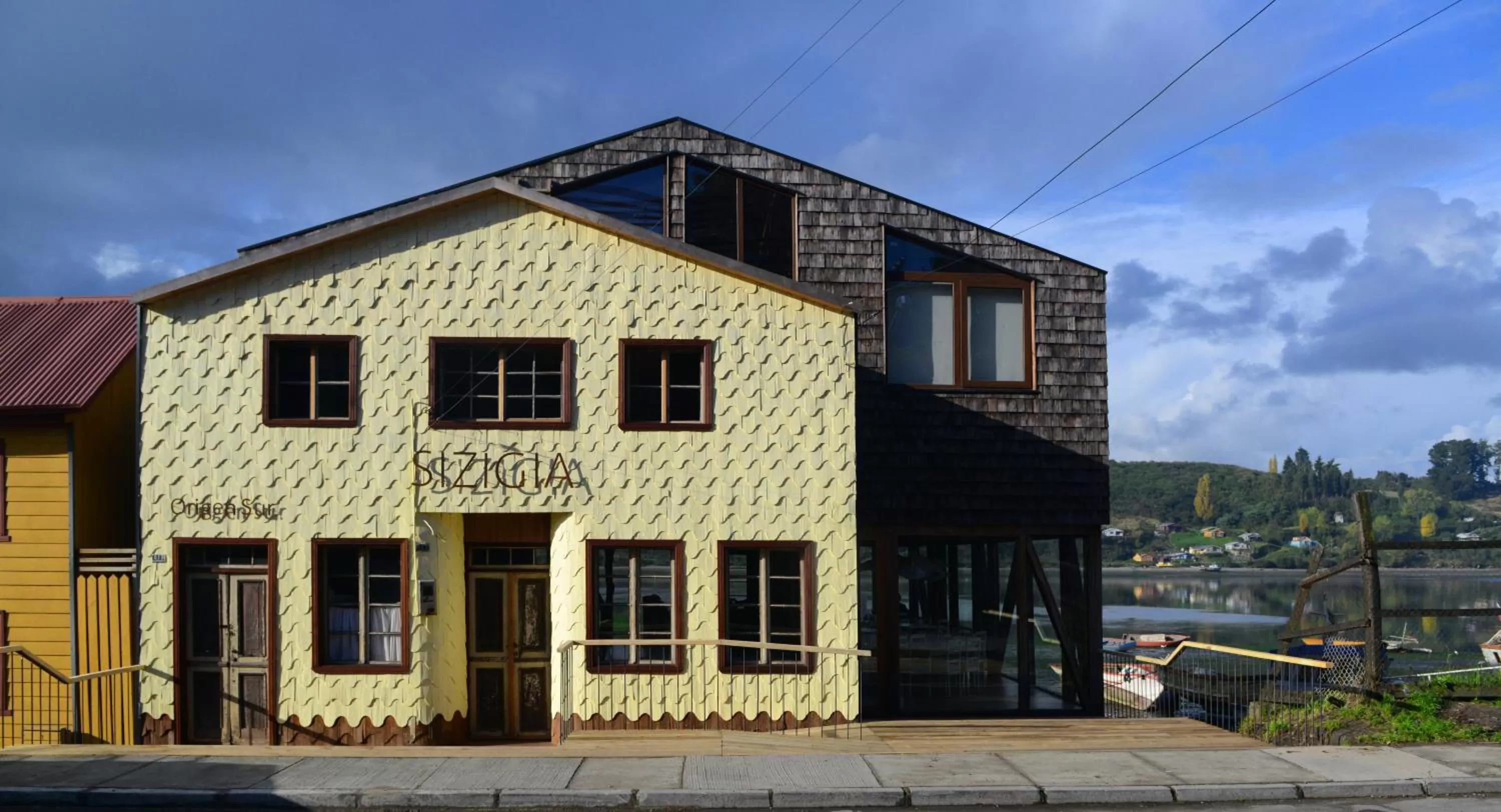 Facade/entrance in Sizigia
