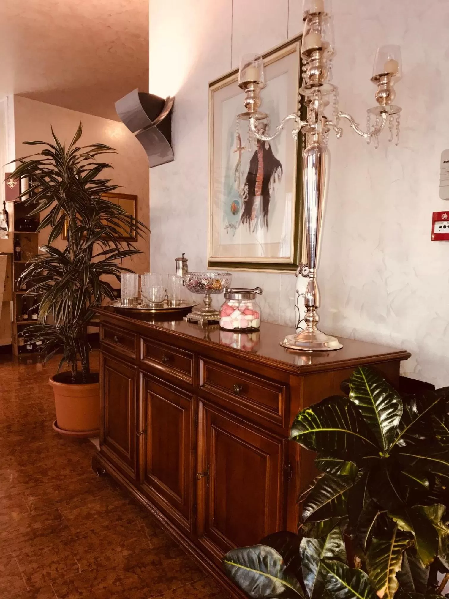 Communal lounge/ TV room in Hotel Krystal