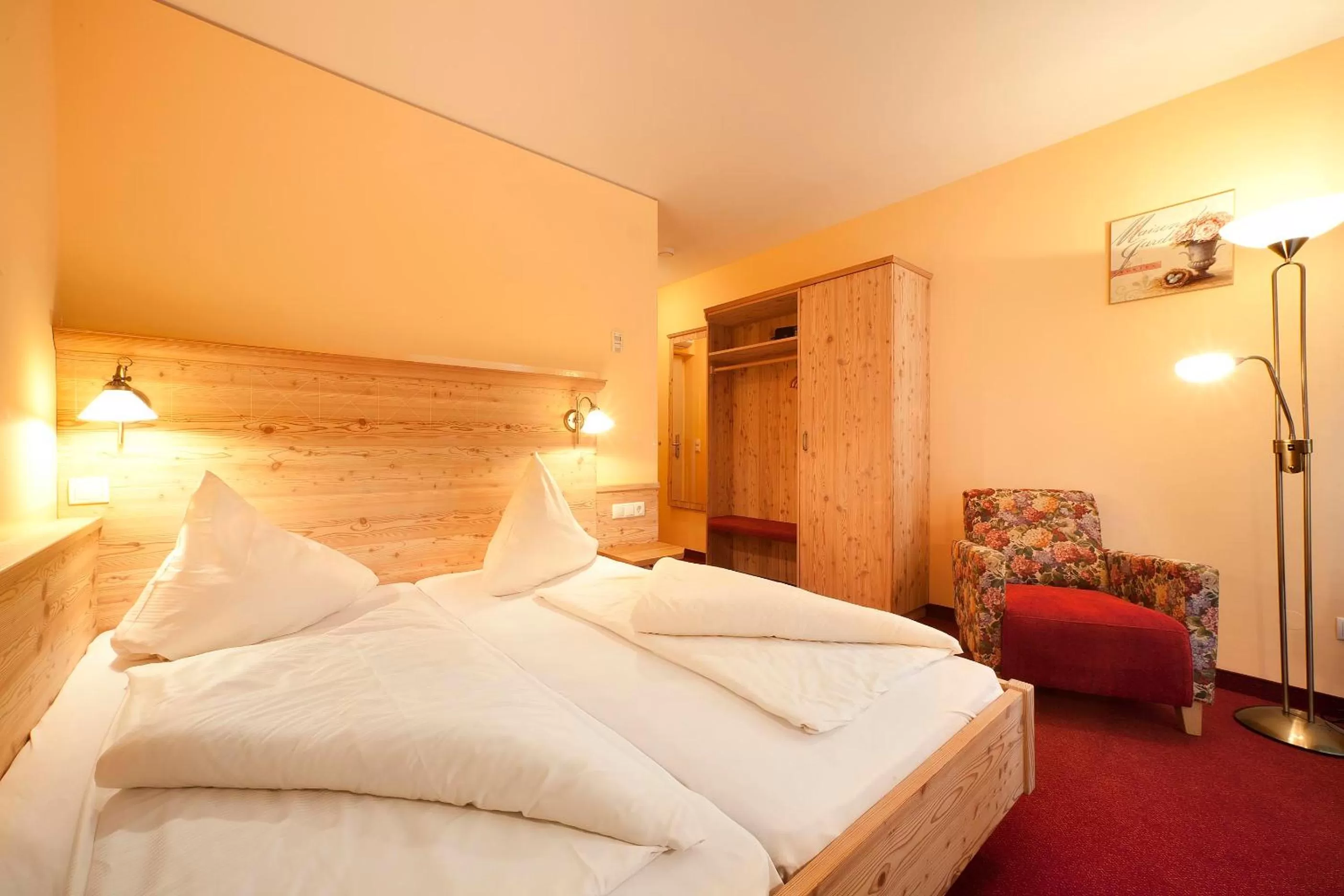 Photo of the whole room, Bed in Hotel Am Kamin