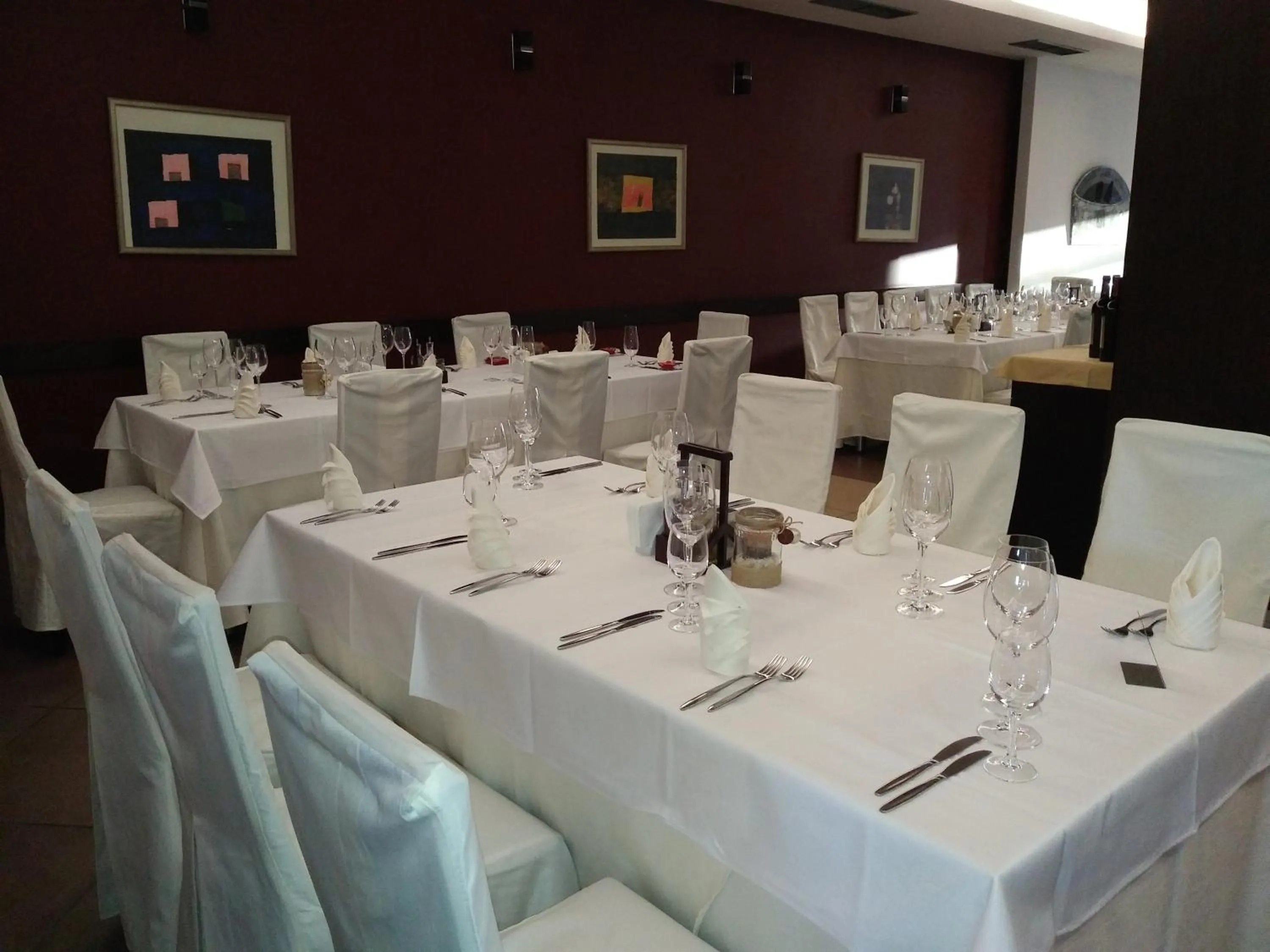 Restaurant/places to eat in Kendros Hotel