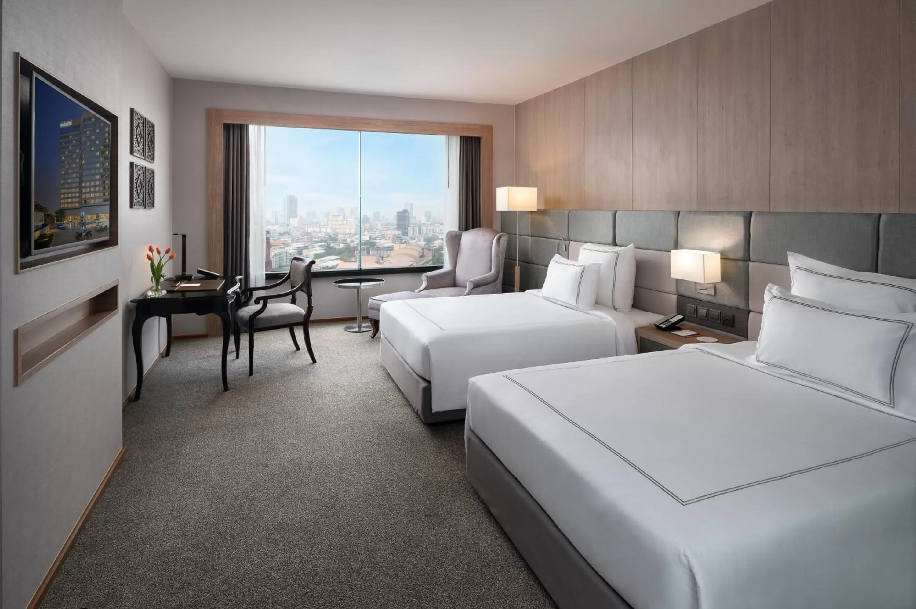 Bed in Swissotel Bangkok Ratchada