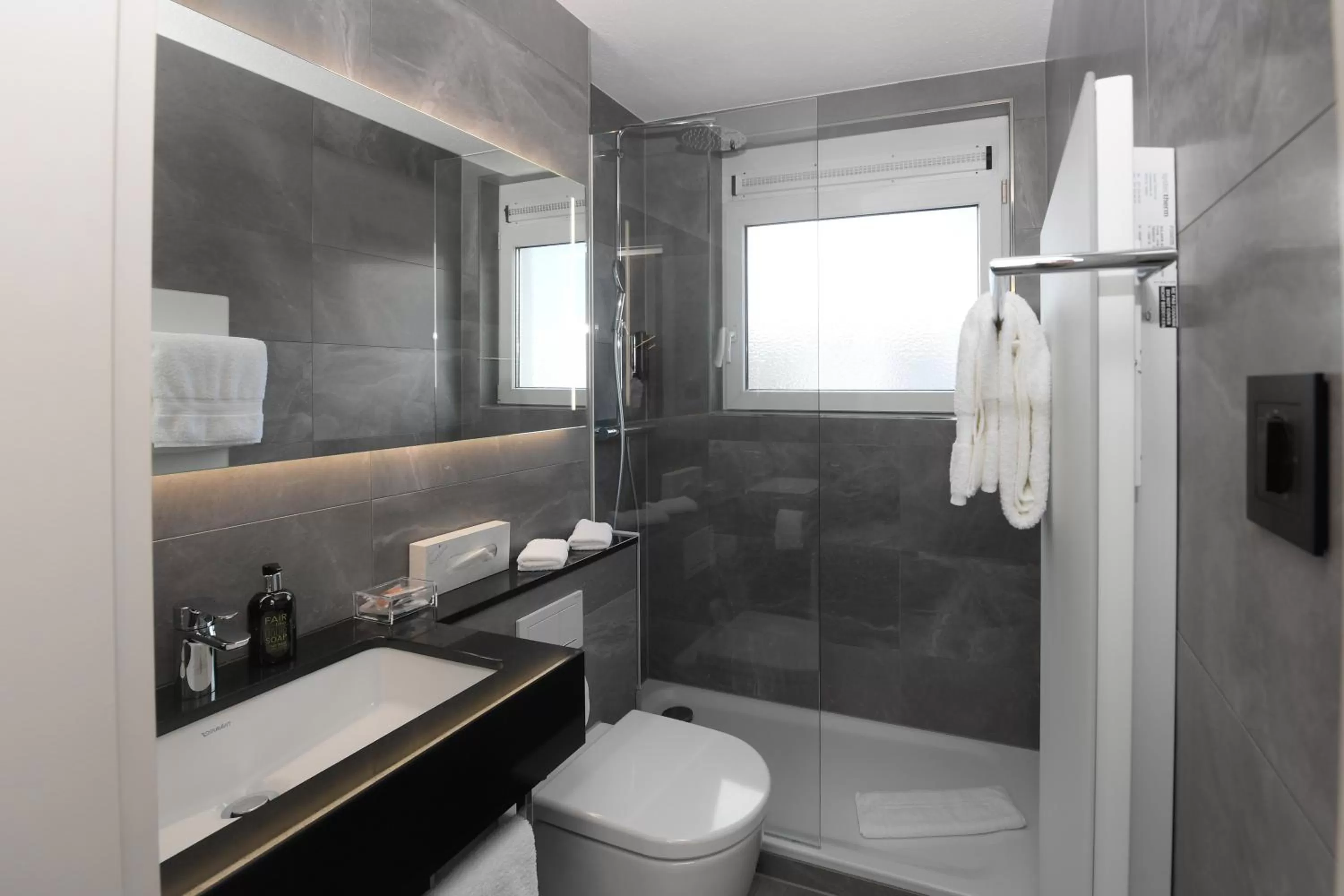 Shower in Hotel Belair