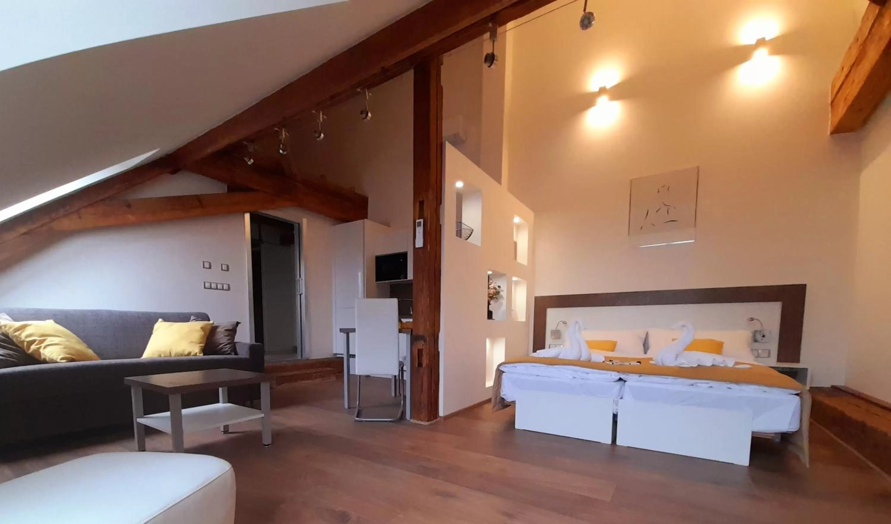 Photo of the whole room, Bed in Residence Mariánská