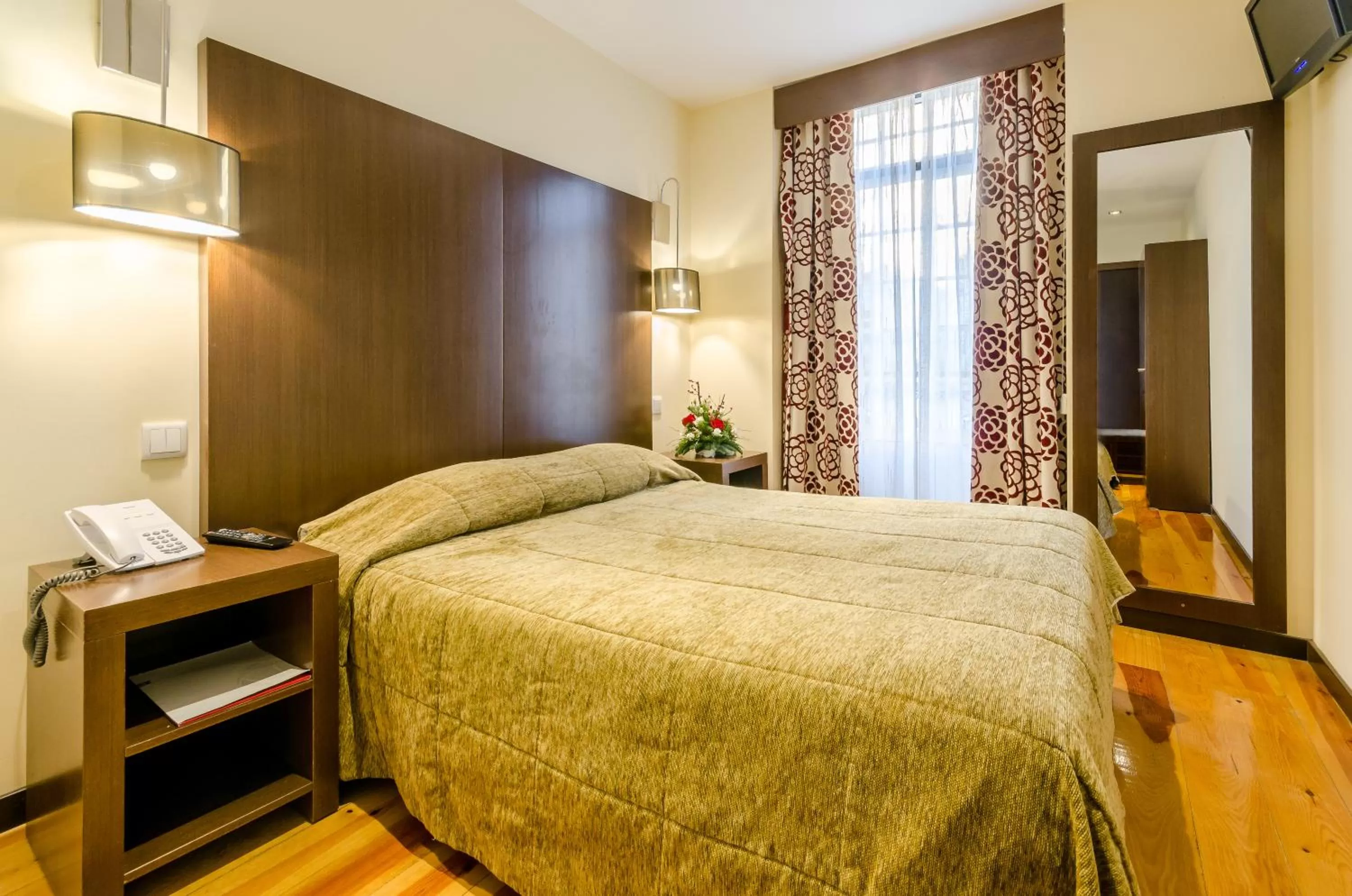 Photo of the whole room, Bed in Hotel Duas Nações