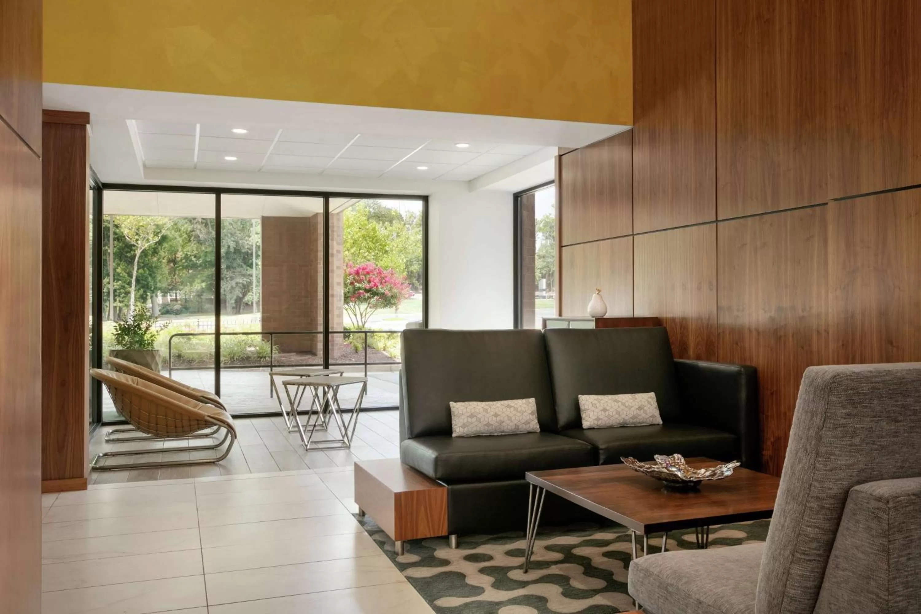 Lobby or reception in Embassy Suites by Hilton Richmond