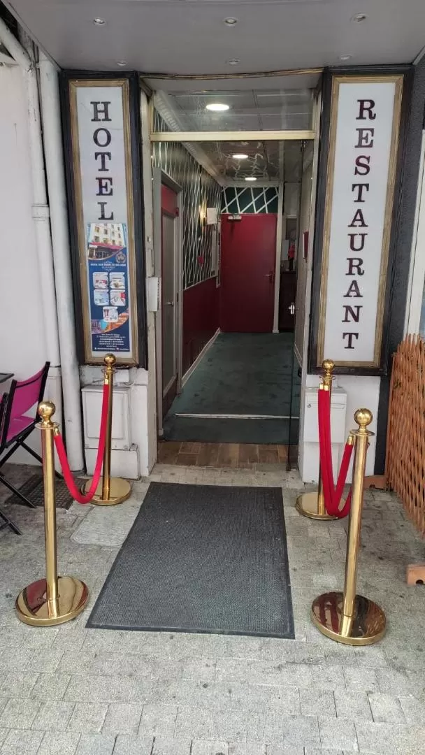 Facade/entrance in Hôtel Aux Armes de Belgique
