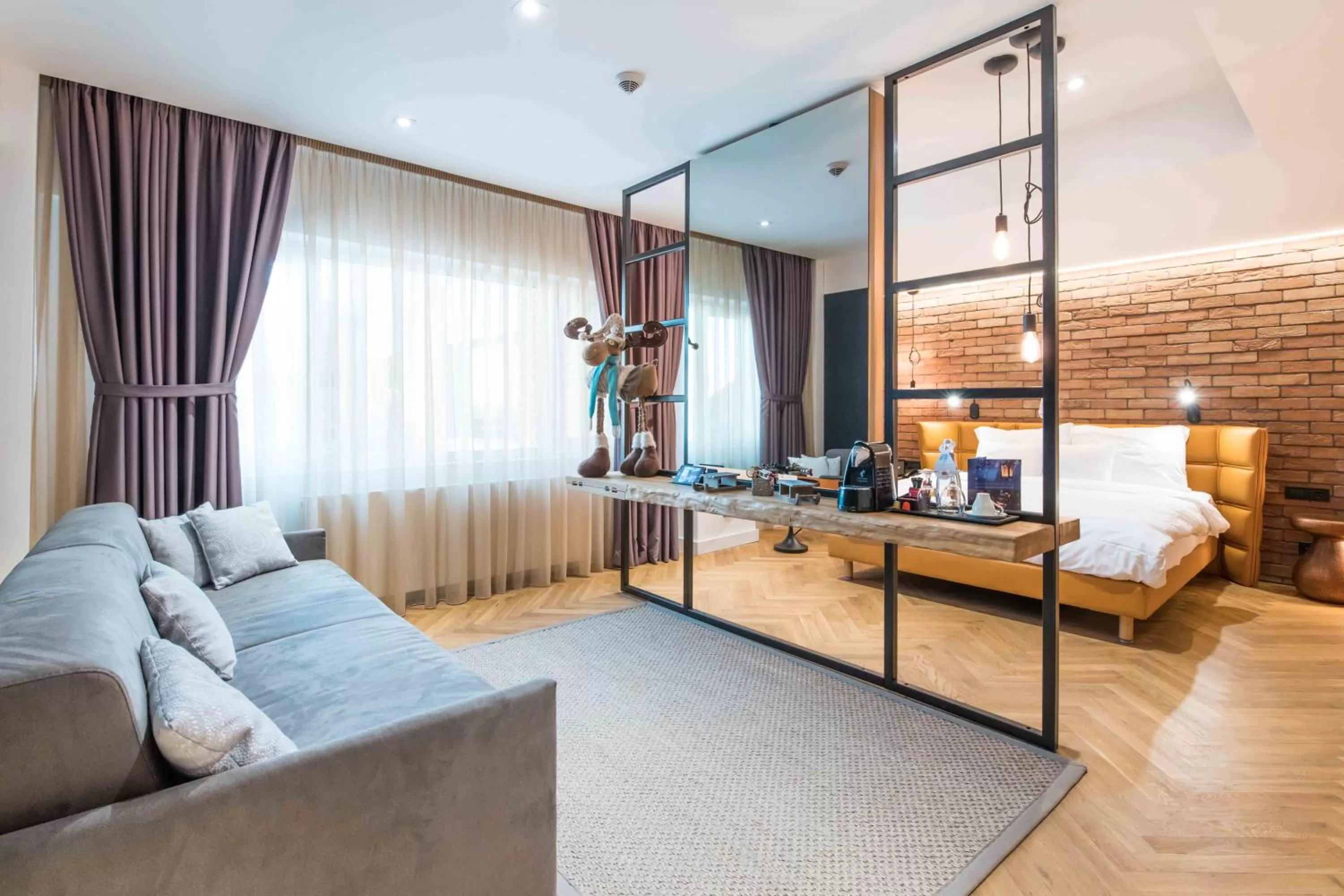 Junior Suite with Free Wellness access in Caro Hotel