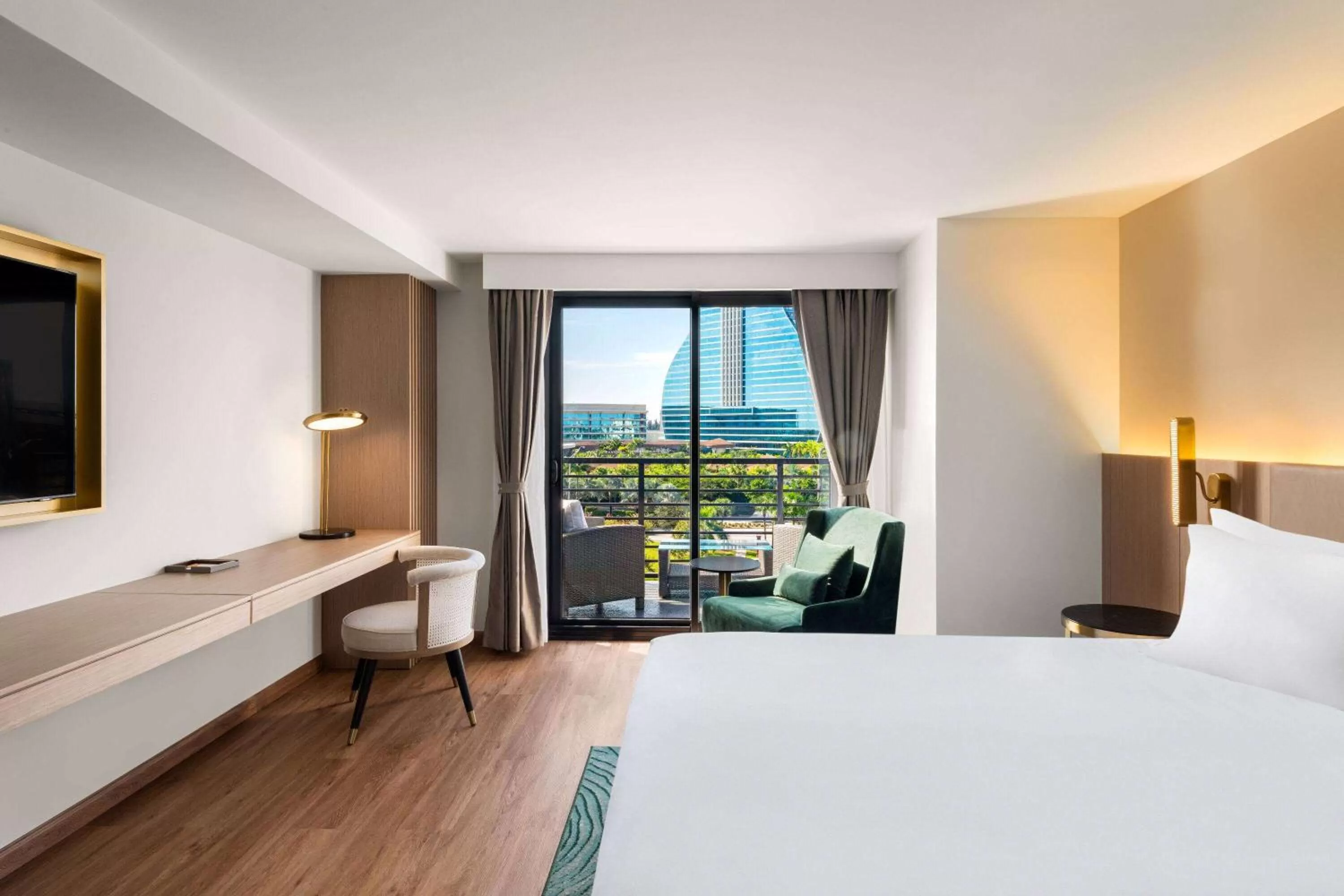 Photo of the whole room, Bed in Dolce by Wyndham Hollywood