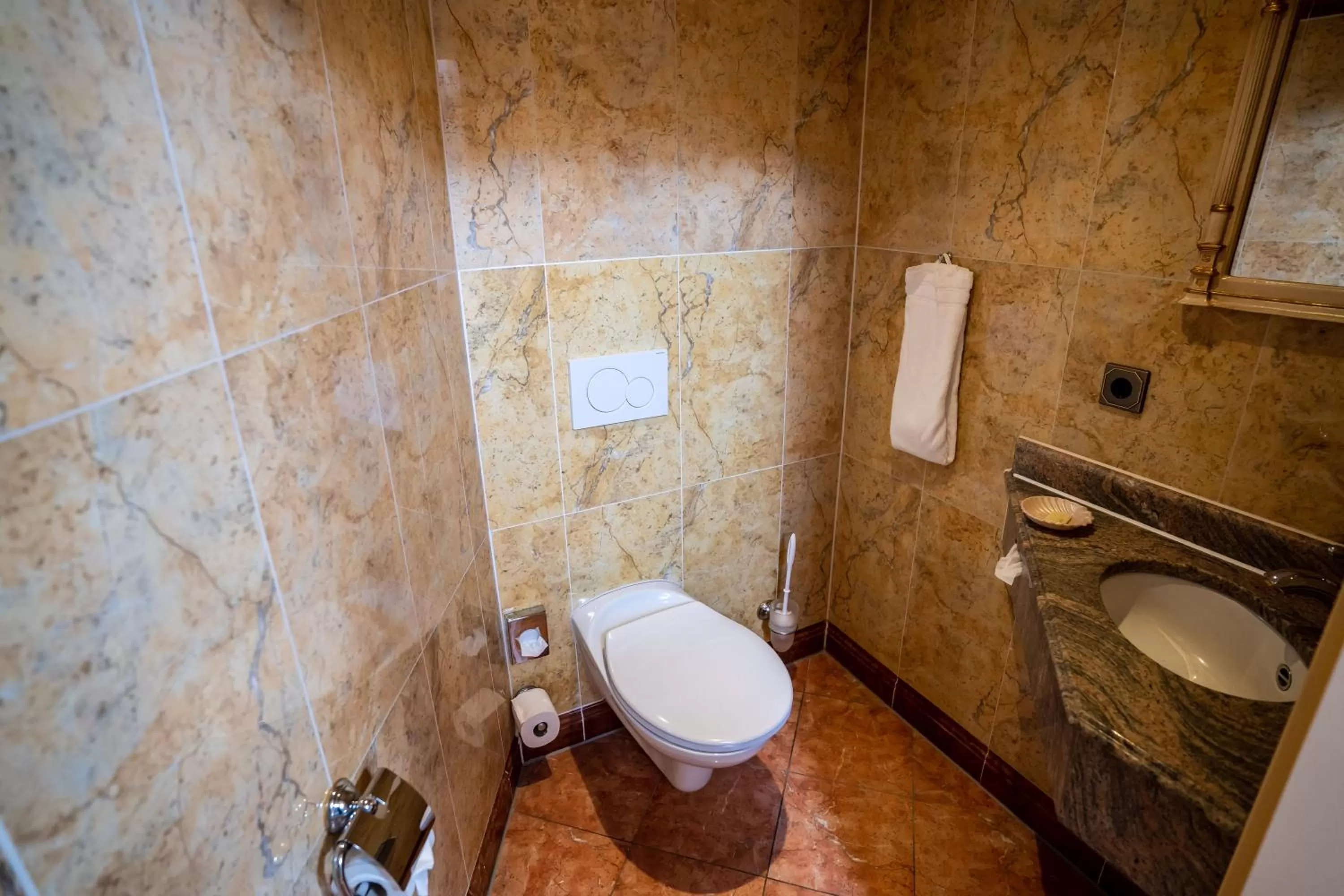 Toilet in Hotel Strandperle