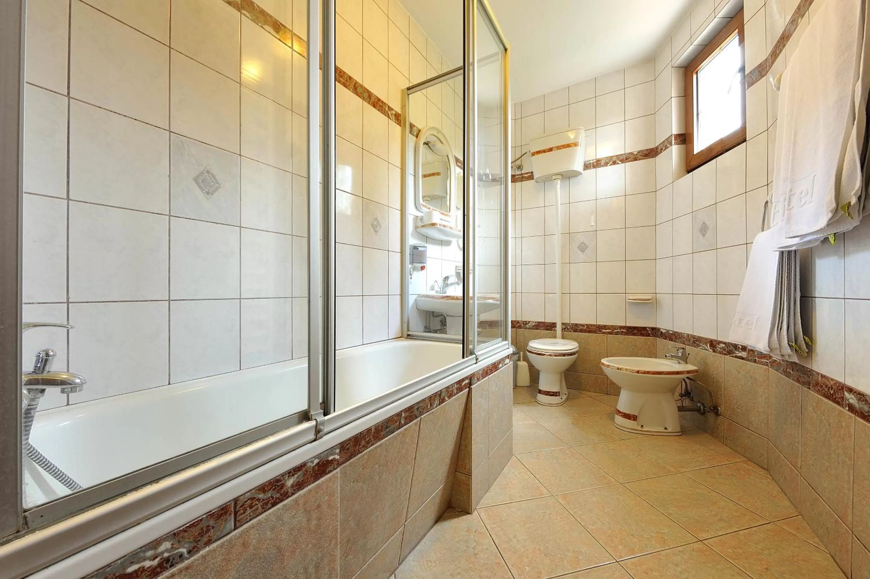 Shower, Bathroom in Hotel Sucevic Garni