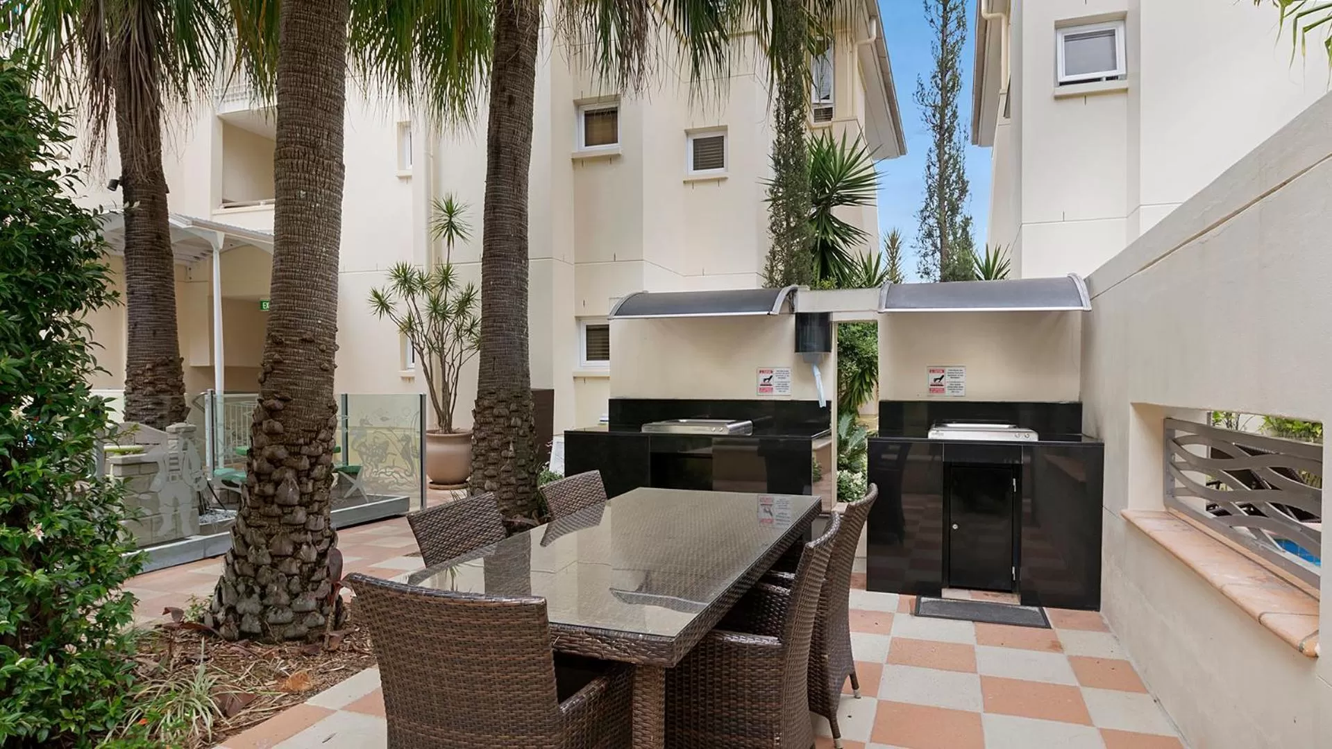 BBQ facilities in Laguna on Hastings