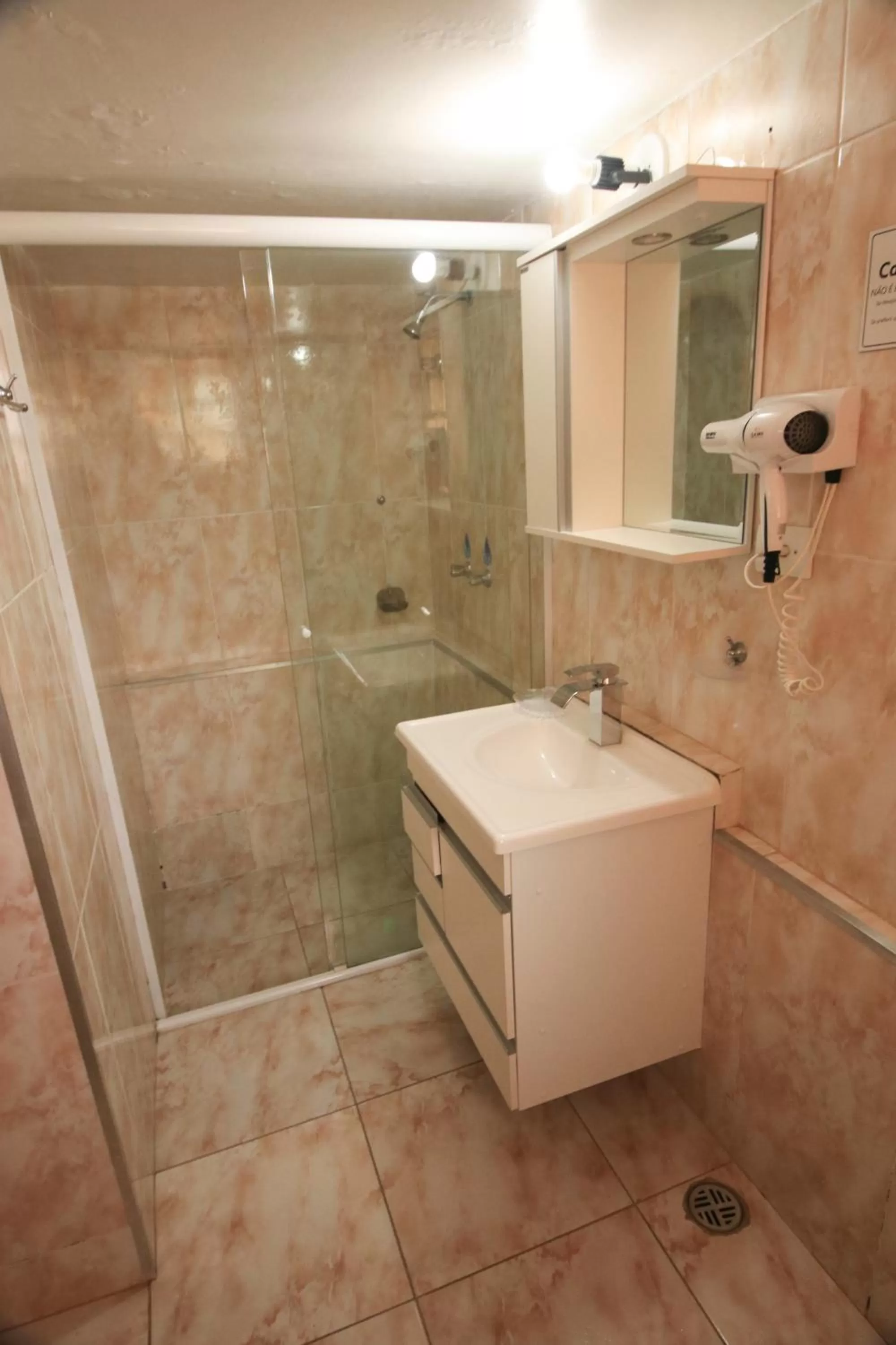 Bathroom in Pousada Curumi