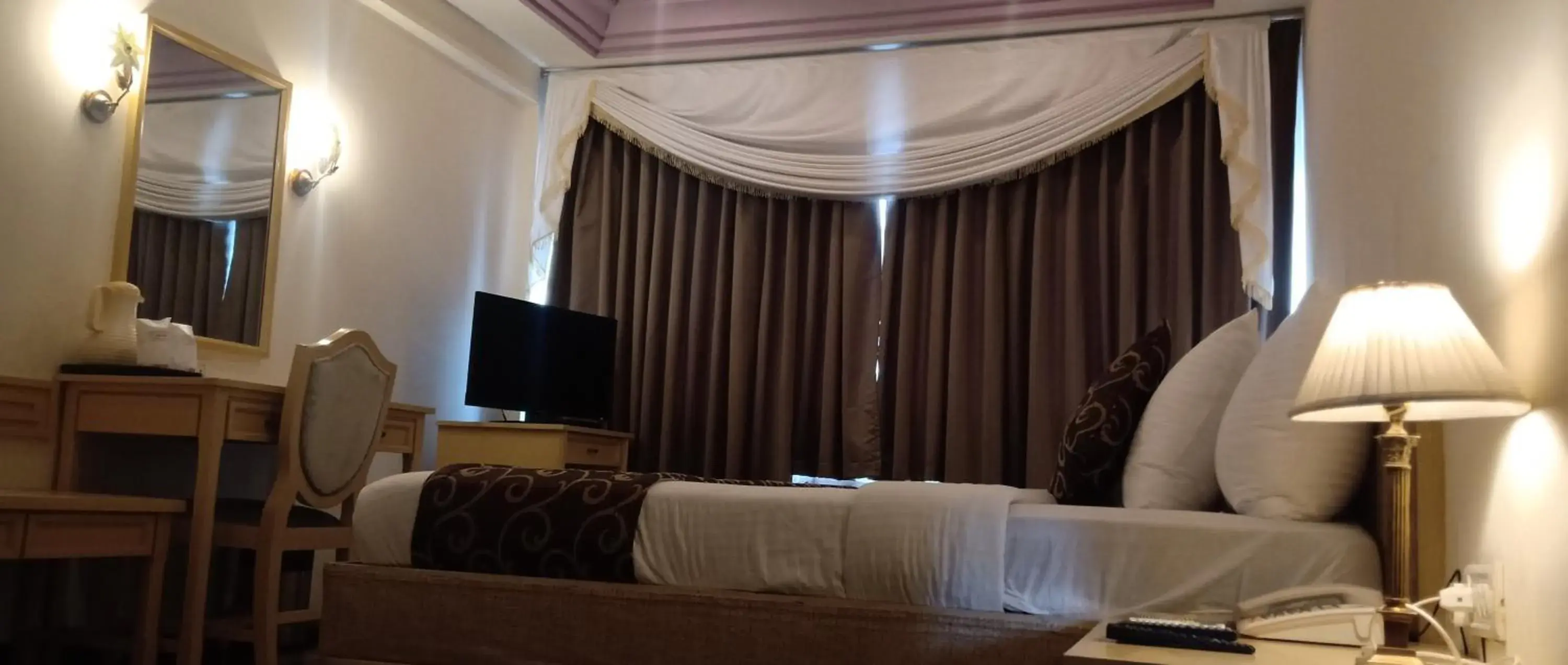 Suite in Hotel Poonja International Suite in Hotel Poonja International