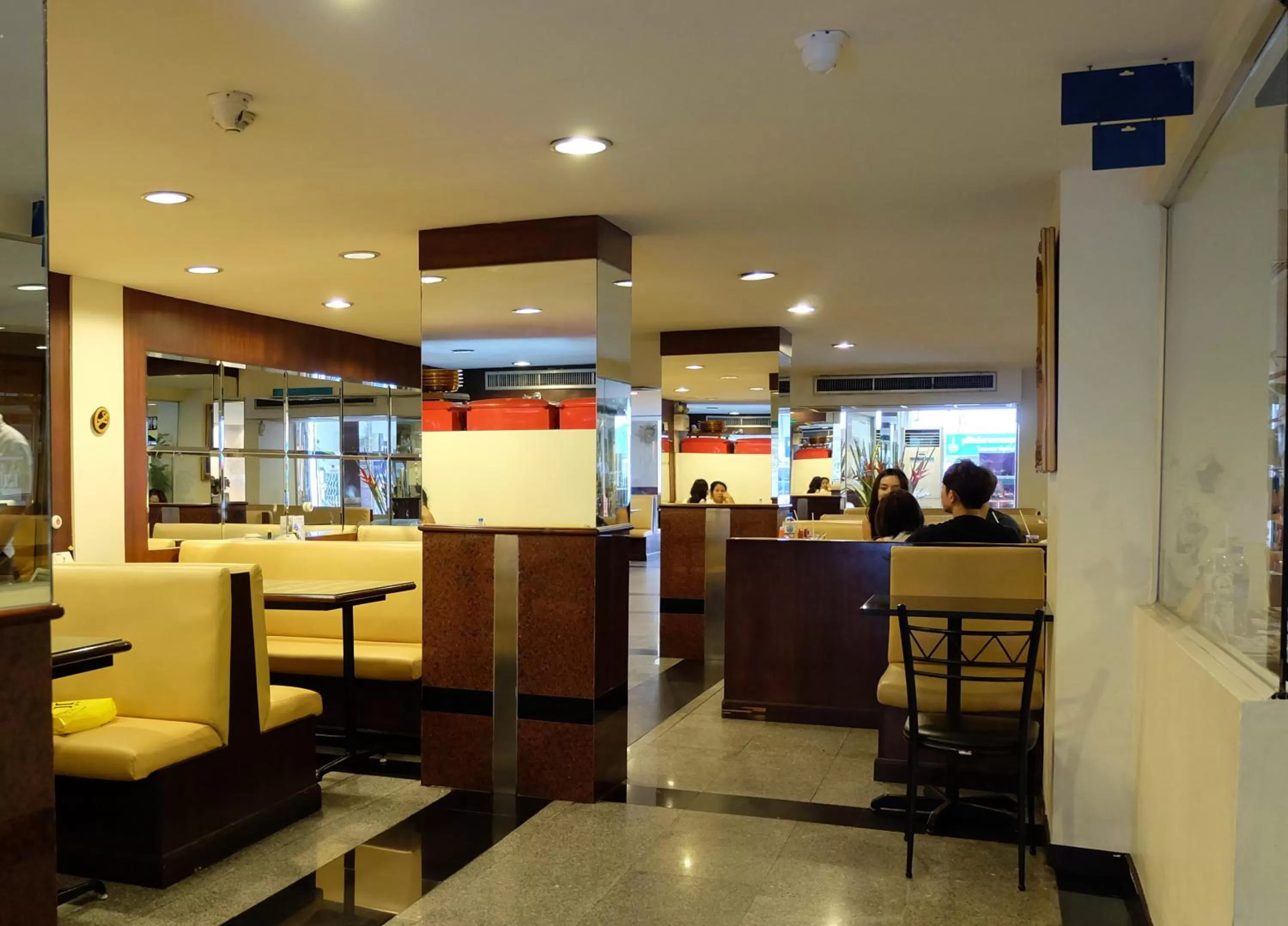Restaurant/places to eat in Grand Business Inn