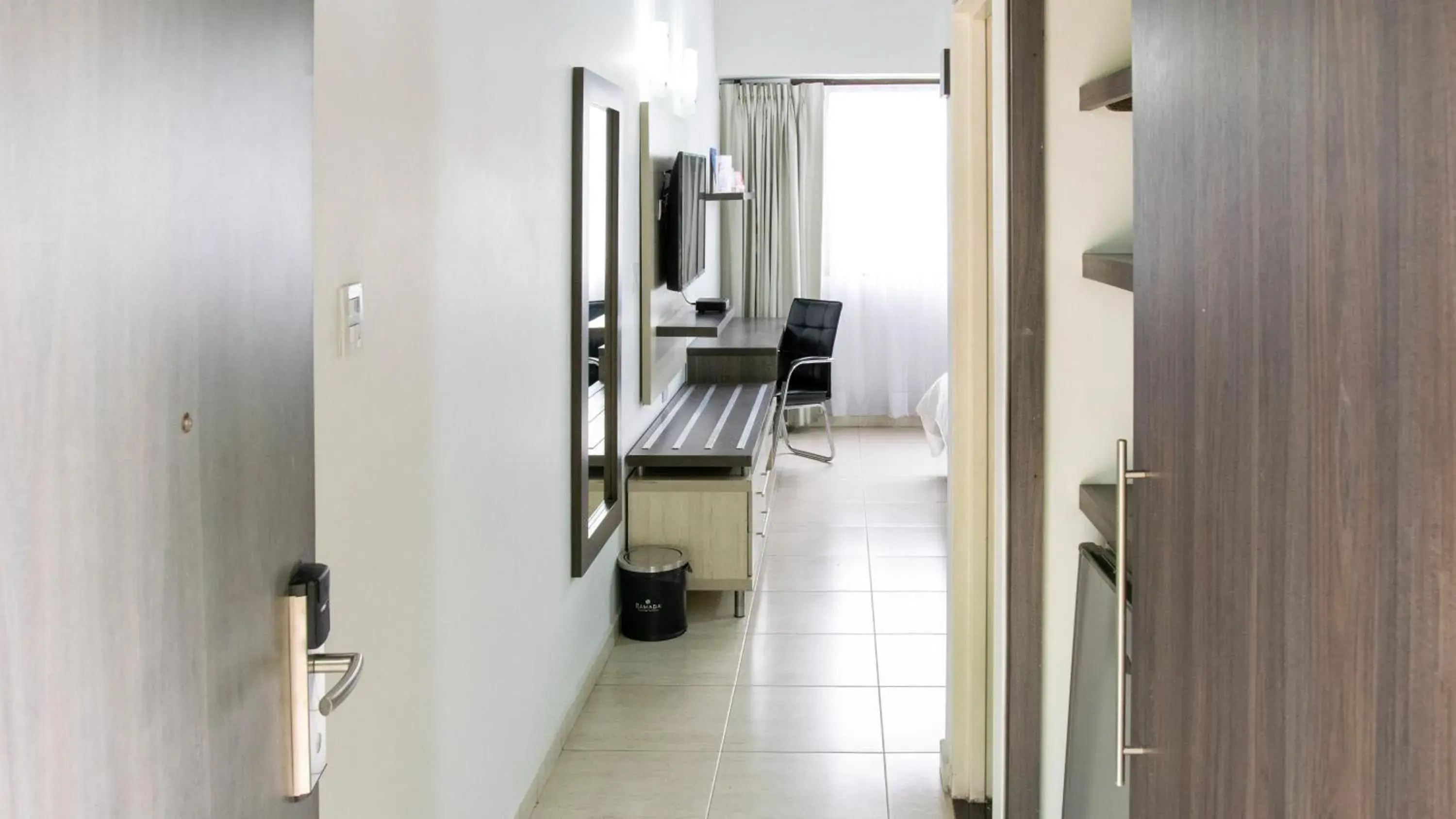 Standard Queen Room in Hotel San Juan Internacional Standard Queen Room in Hotel San Juan Internacional