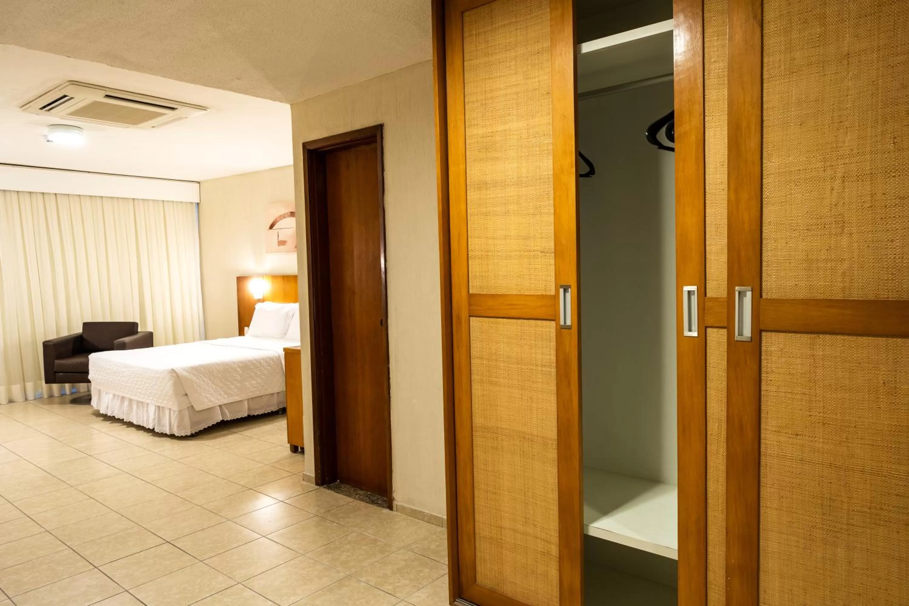 Bedroom, Bed in Hotel Praia Centro